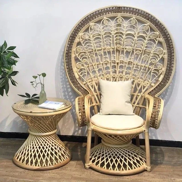 PAVÃO DE VIME, Por Milene Mizuta 