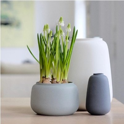 spring Classic vase wide.jpg