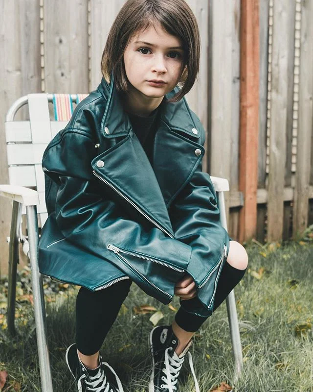 When the subject of your children's portrait session is cooler than you are... #squadgoals
.
.
.
.
.
pnw #pnwlife #moodyports #topportraits #portraitvision #portraitpage #portraitgames #pursuitofportraits #portrait #kidsphotography #childrensphotogra