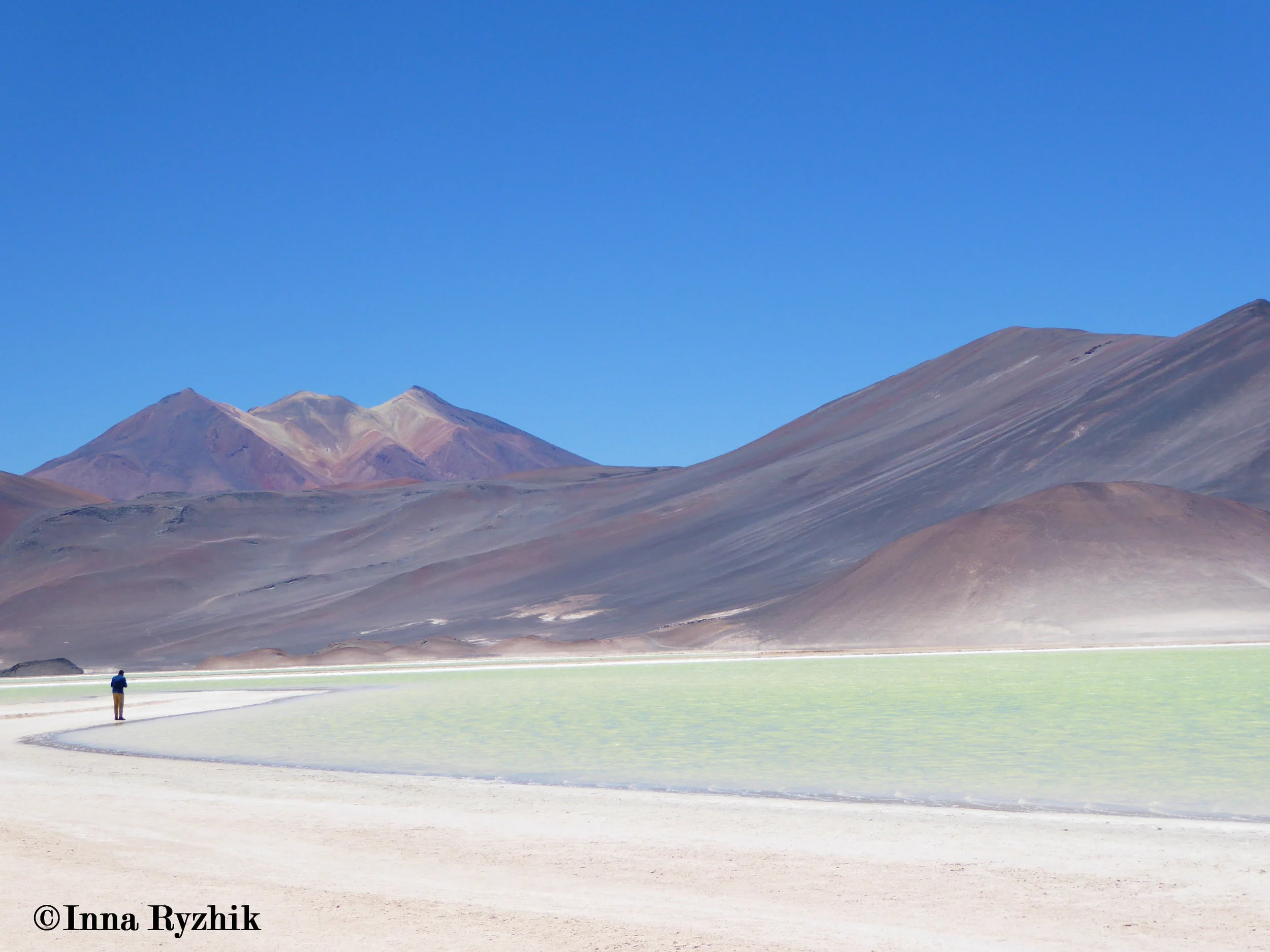 Salar de Aguas Calientes (Piedras Rojas, San Pedro de Atacama) 