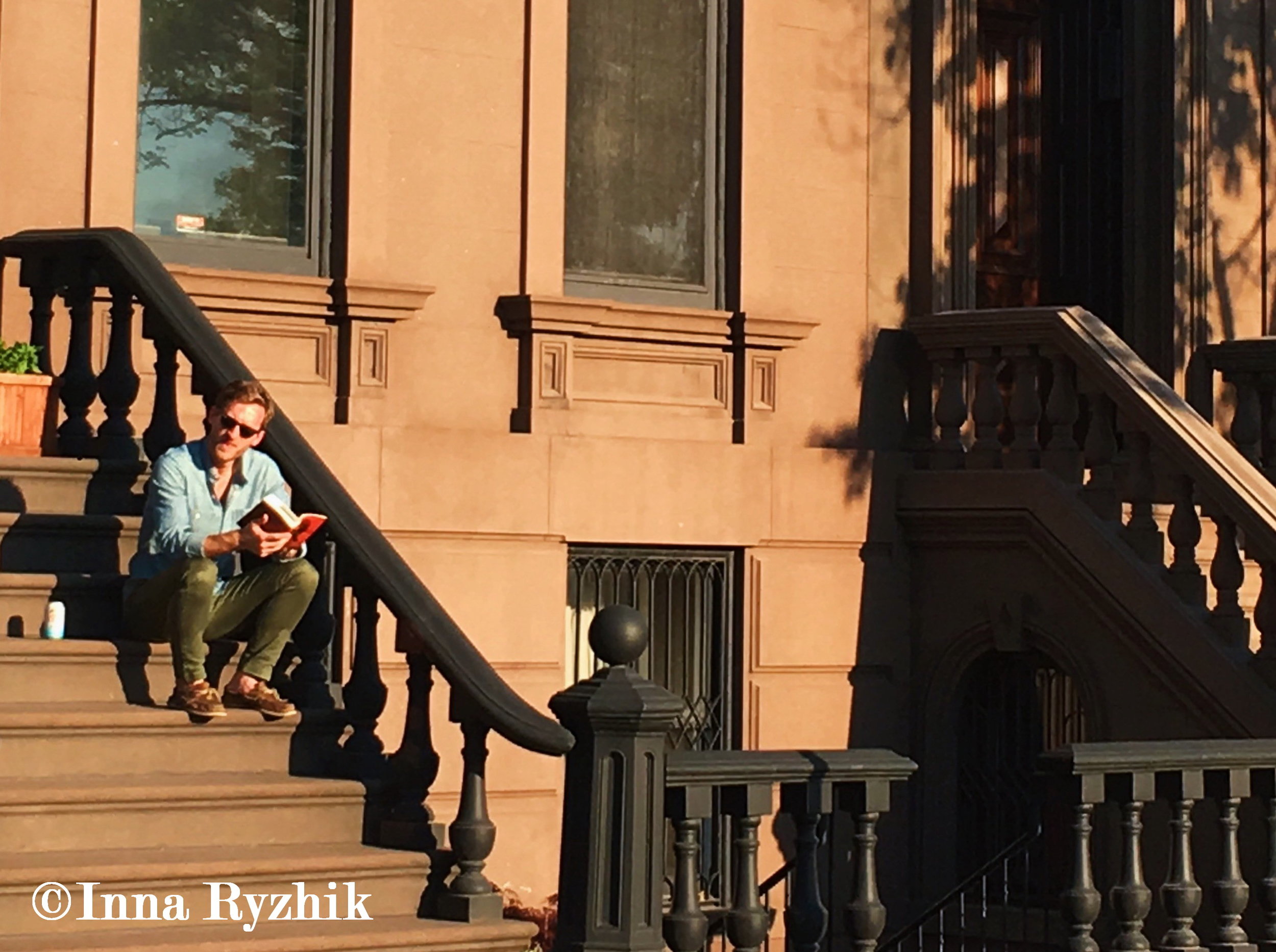Reader - Brooklyn Heights