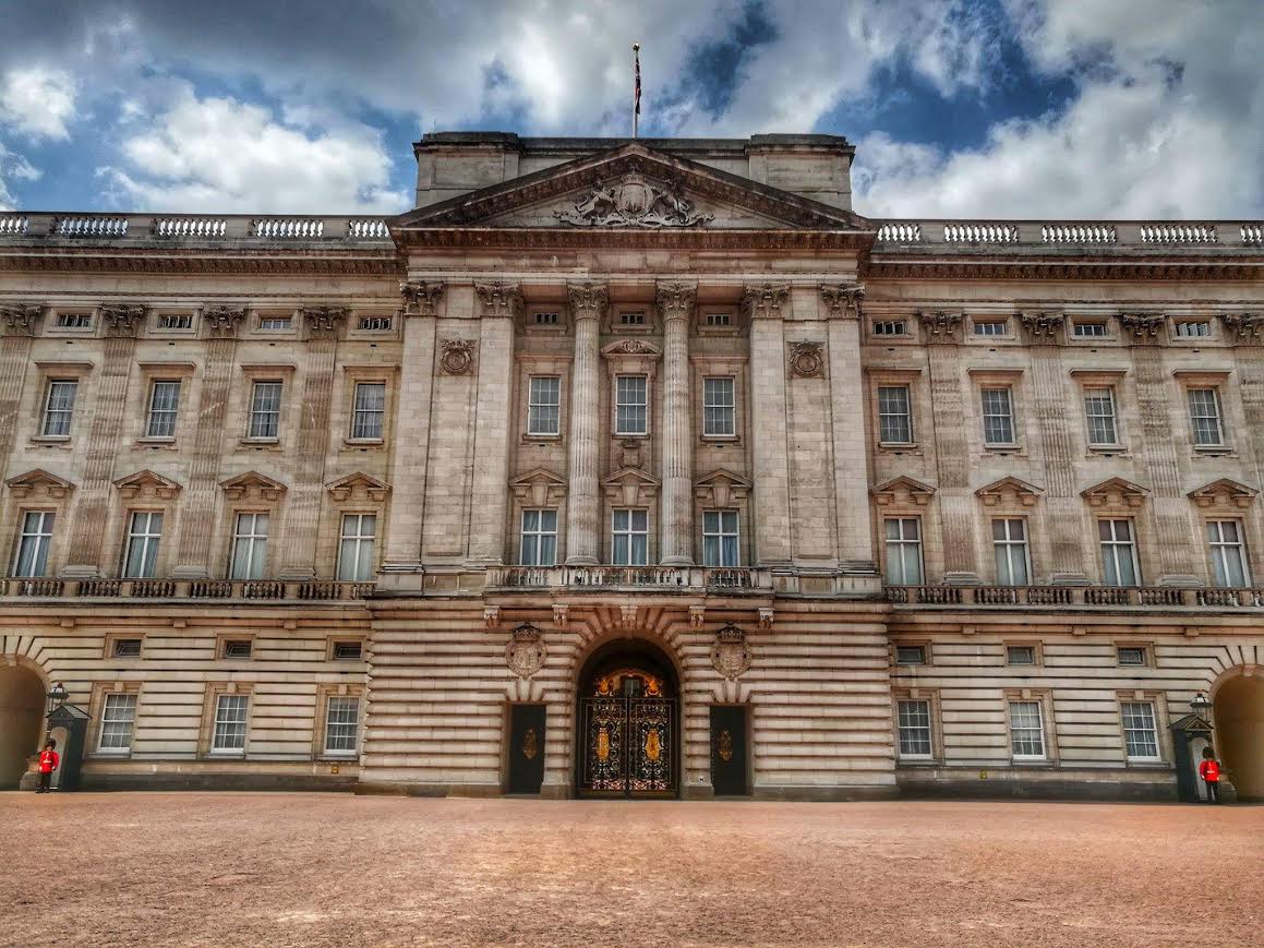 Good Ole Buckingham Palace. Pretty sure I need a crown too! **Notice the little red guys on the edges!! Yeah...this place is BIG!!!