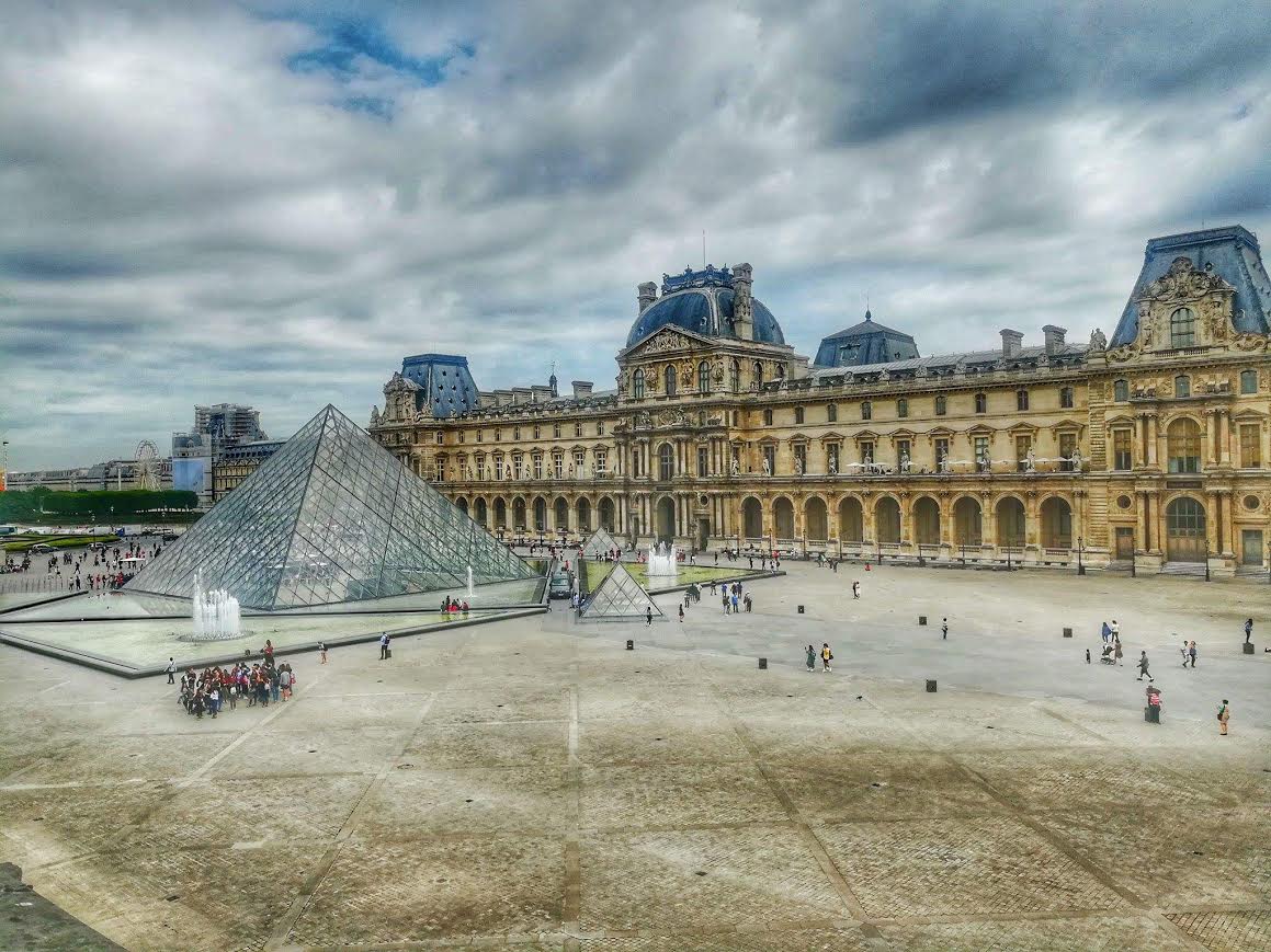 Well, Hello there, Mr. Louvre pyramid!!