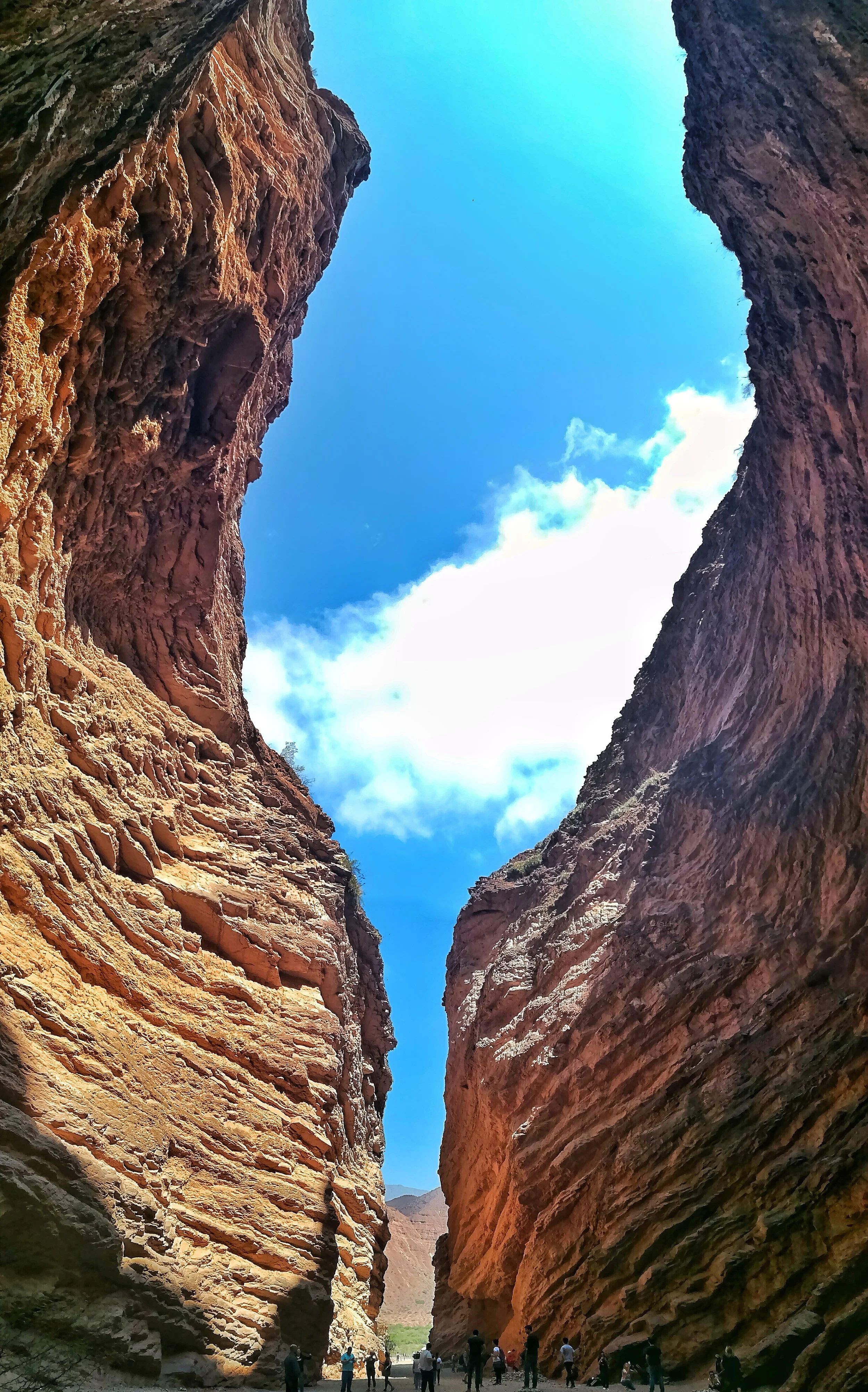 Looking up in the amphitheater 