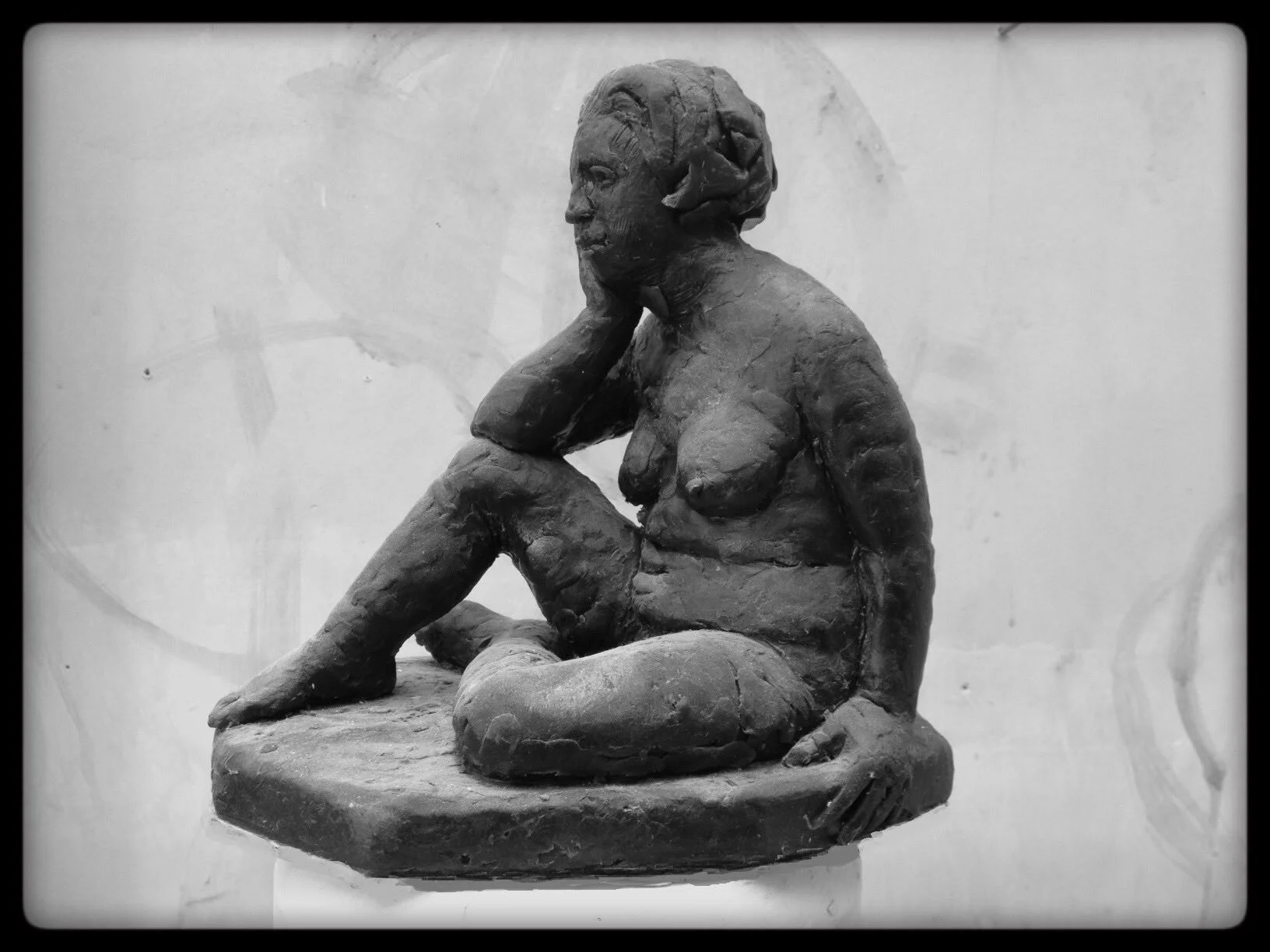SEATED WOMAN 1993