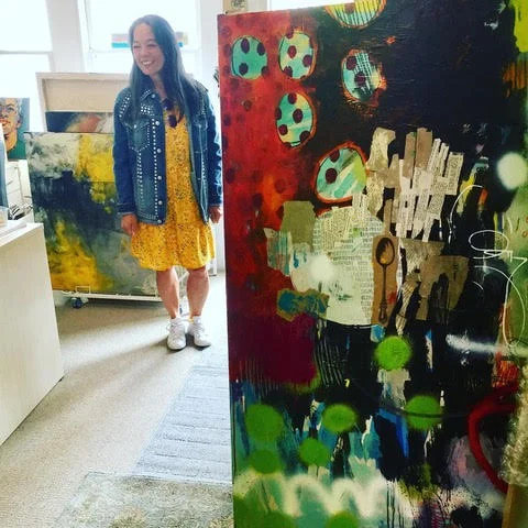 Victoria dropping off work at Jennifer Perlmutter Gallery in 2017
