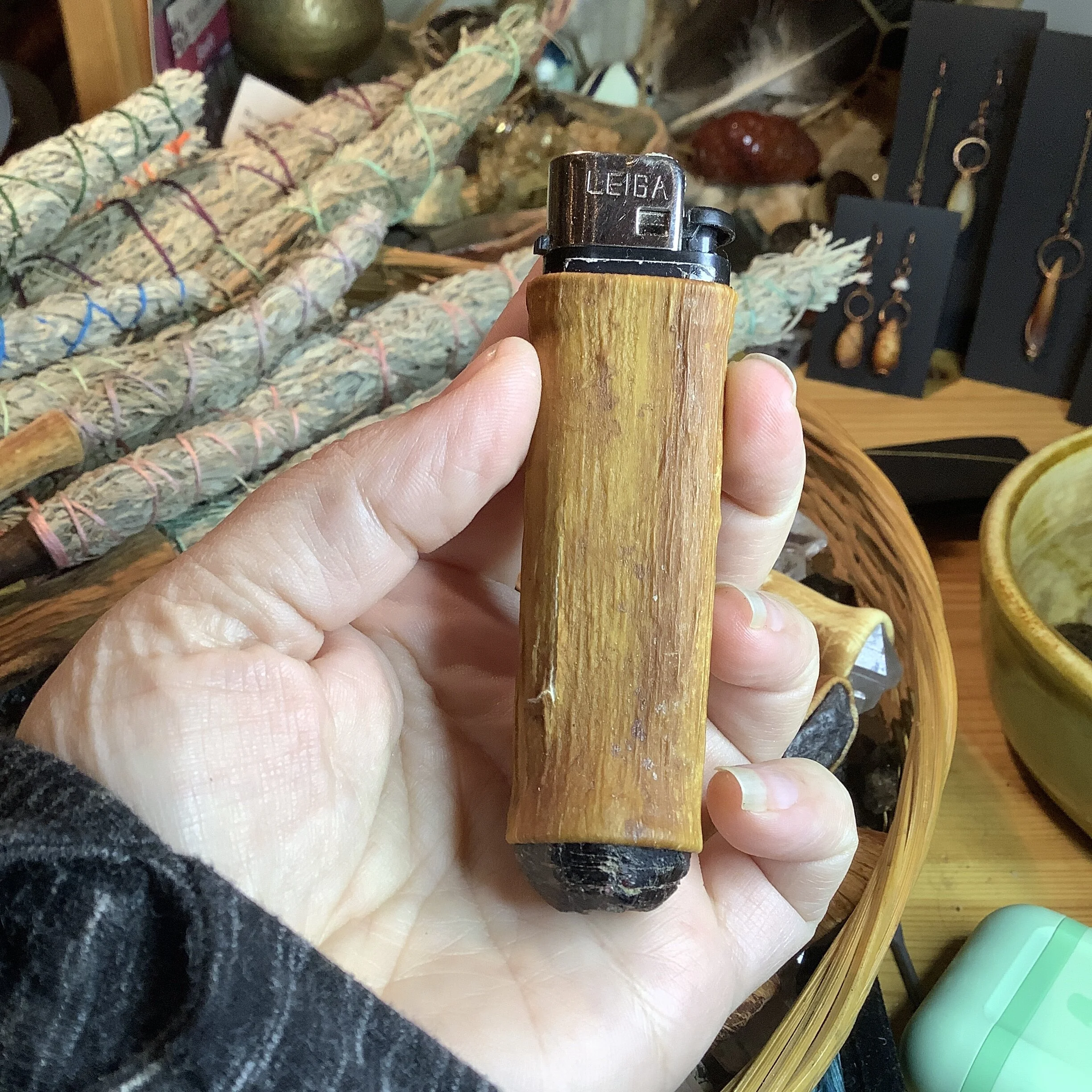 C14D60B6-1F8A-41C2-AA36-550A8FE1BBB8