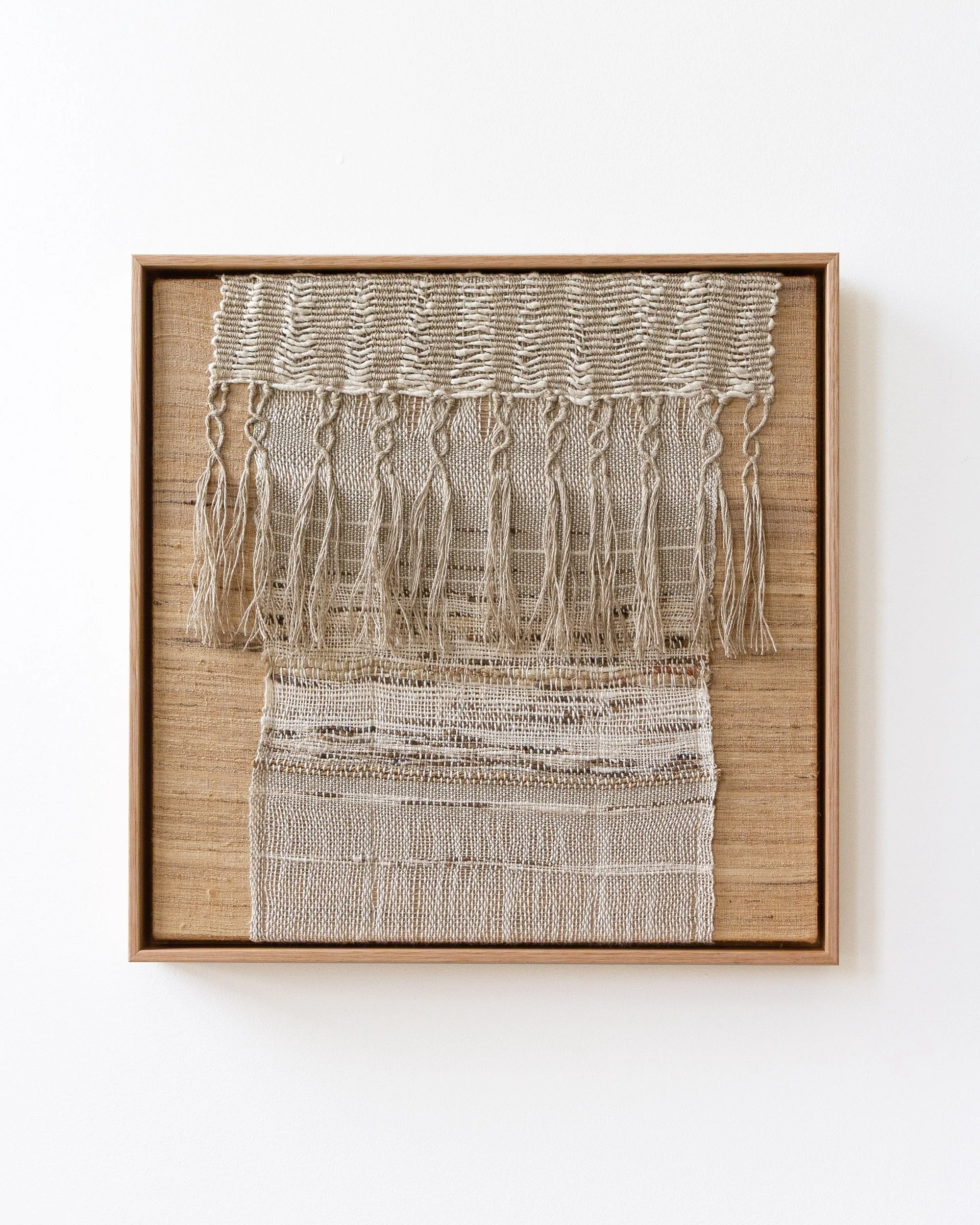 CrossingThreads_FRAGMENTS_SERIES_TASSELS_405mmx405mmx45mm_HandwovenTextiles_FramedInTasmanianOak_WithEstapolFinish_1199_01.jpg