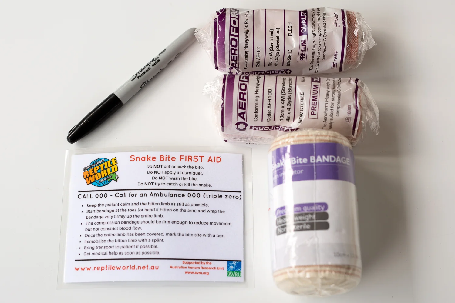 Steve's Guide & First Aid Kit — Reptile World