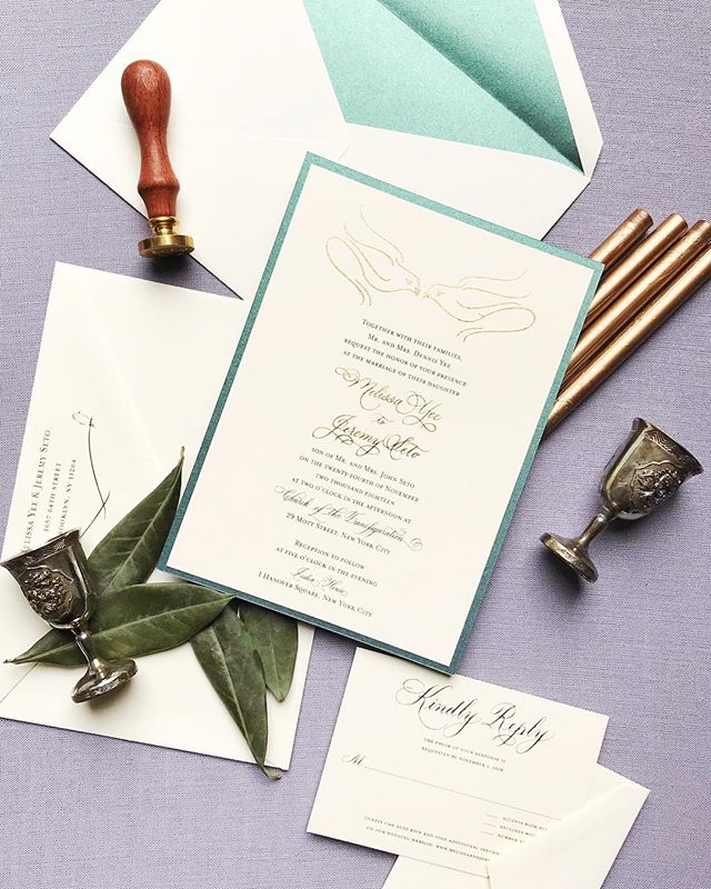 Another look a this suite from late last year!
⠀⠀⠀⠀⠀⠀⠀⠀⠀
So what's the difference between inner and outer envelopes? Do I really need both? ⠀⠀⠀⠀⠀⠀⠀⠀⠀
If you notice, this suite pictured here has an outer envelope where the return address is foil press