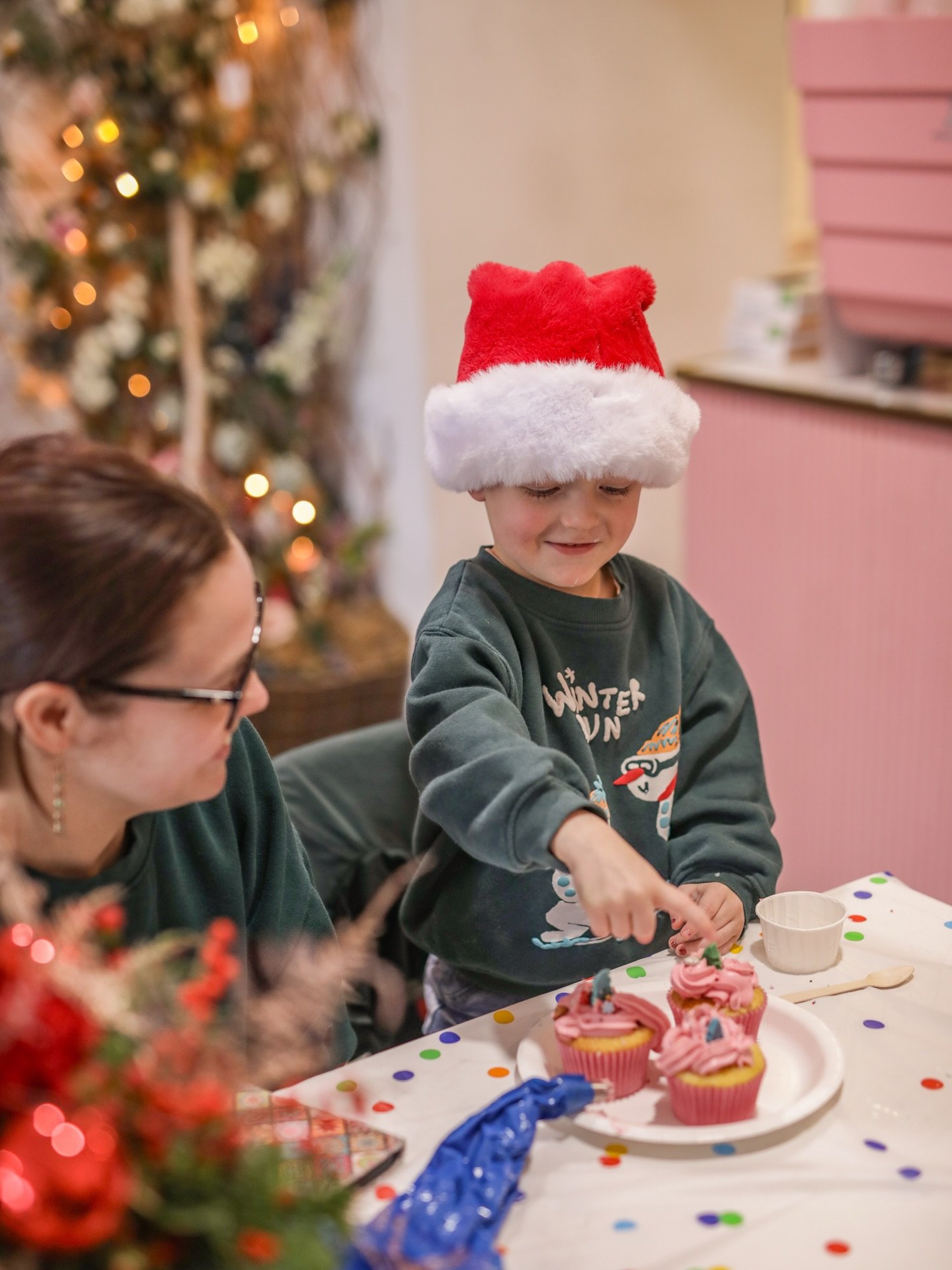 Little hands, big smiles, and lots of festive fun memories at our Christmas cake decorating party! Already counting down to our next eggciting Easter adventure during the Easter break at @newbridgehouse. Exact date of event TBC very soon. We hope to 