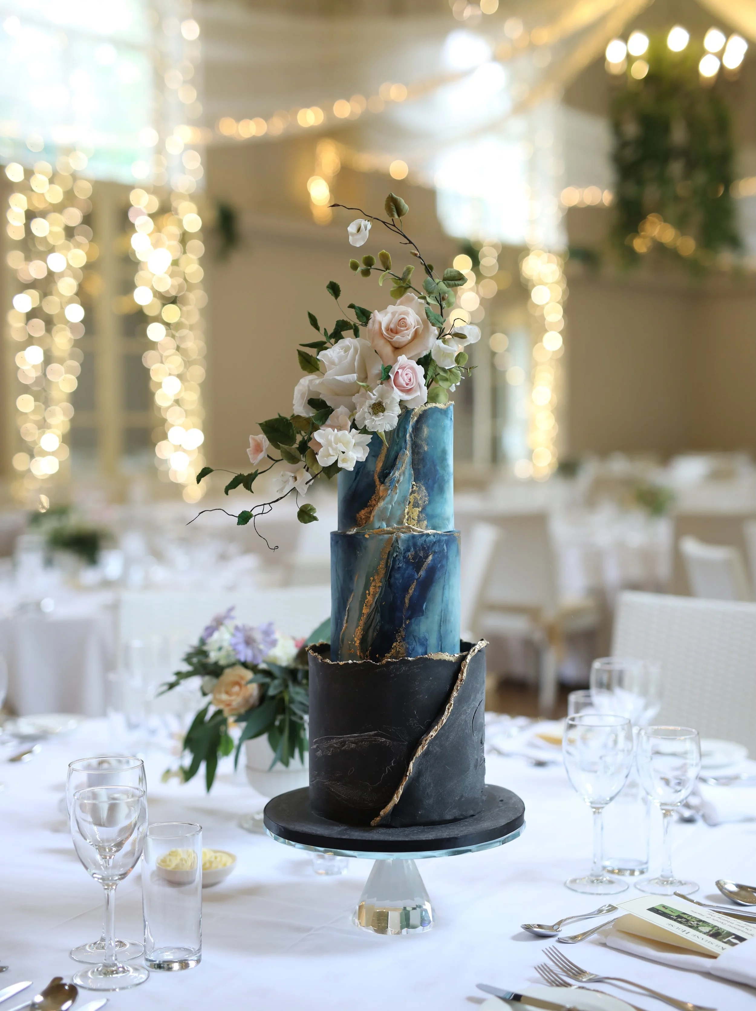 From our studio to your venue ❤️

#weddingcakesireland #irishwedding #irelandwedding #weddingireland #destinationweddingireland