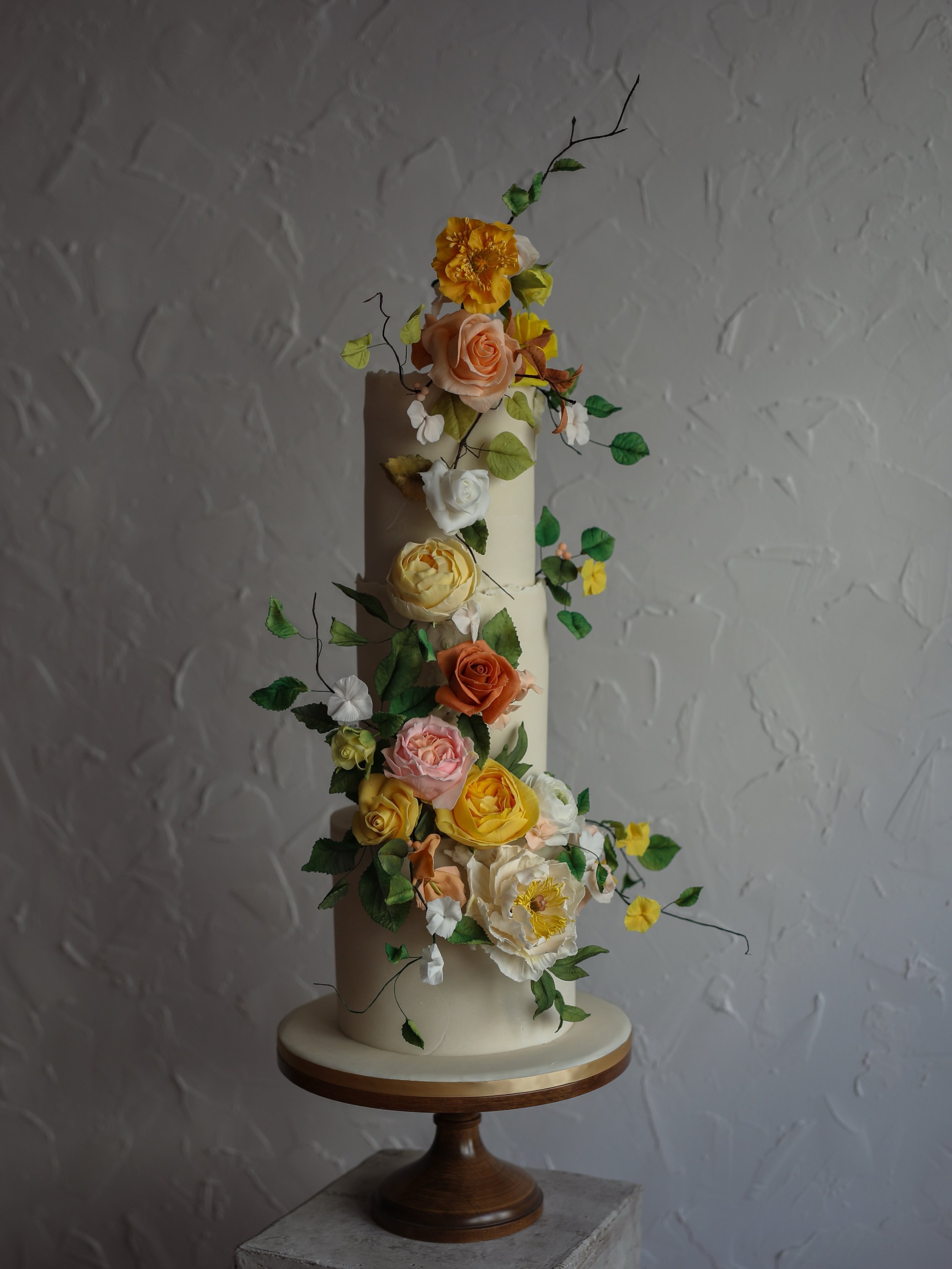 POV: You&rsquo;re an autumn bride 🧡💛🤎

#luxuryweddingcakes #luxuryweddings #weddingsinireland #irelandweddings #autumnwedding