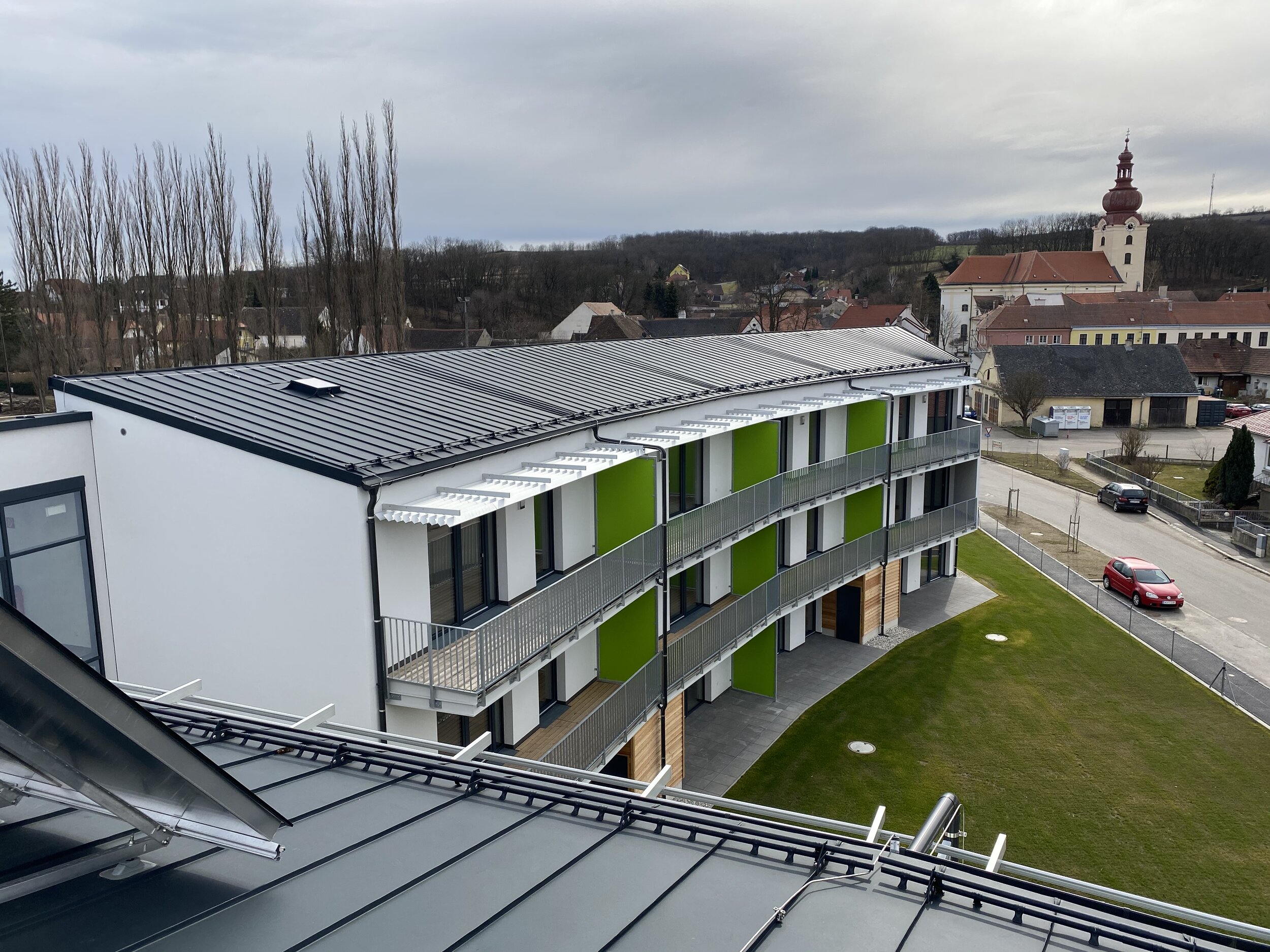  AUFTRAGGEBER Gemeinnützige Bau- und Siedlungsgenossenschaft Waldviertel / Gemeinnützige Bau-Wohn-u Siedlungsgenossenschaft HEIM reg.Gen.m.b.H.  STATUS realisiert, 2020  Fotos: Gemeinnützige Bau-Wohn-u Siedlungsgenossenschaft HEIM reg.Gen.m.b.H. 