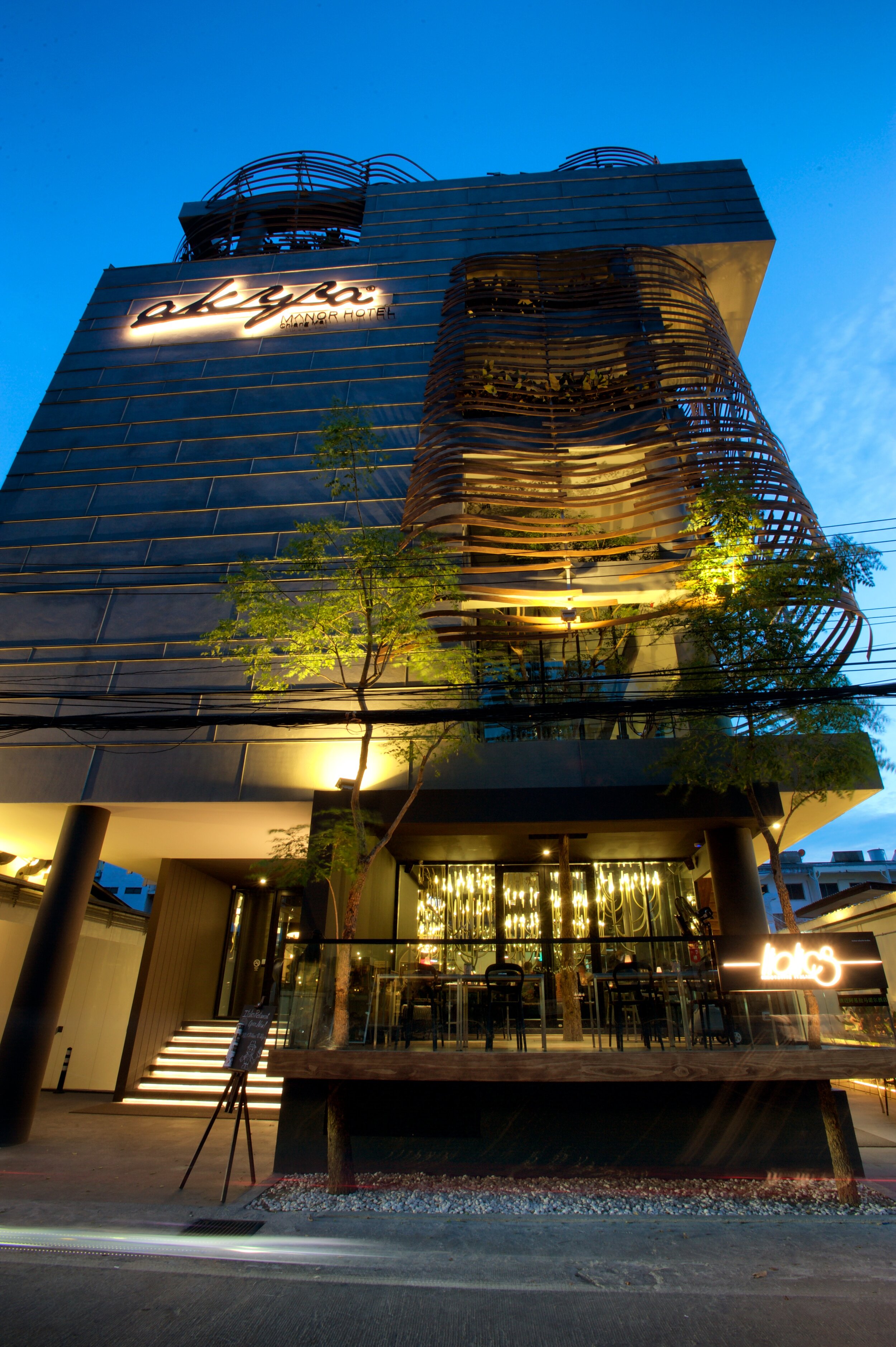 Akyra Manor Hotel Chiang Mai Facade 0.jpg