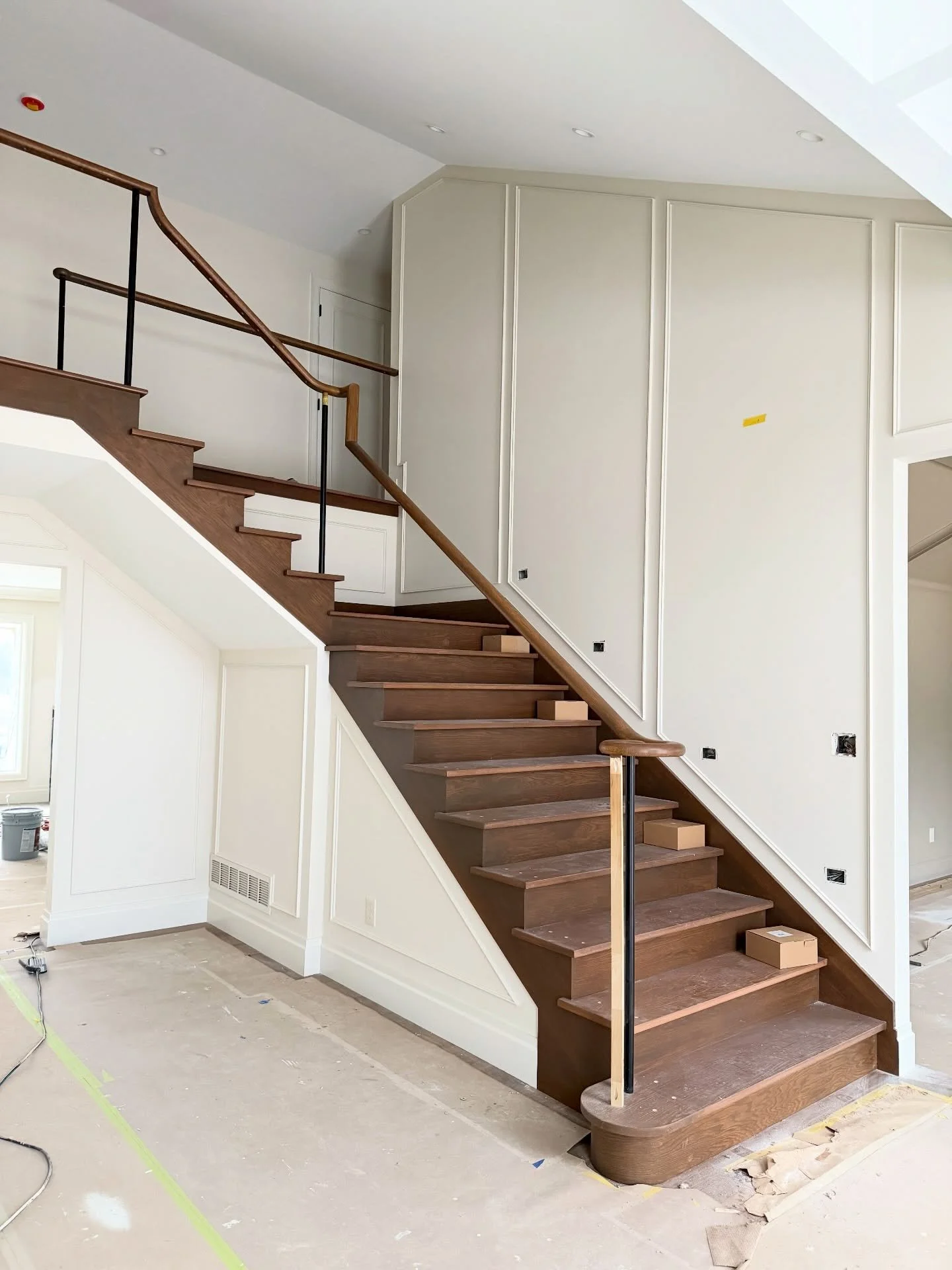 Nearing completion in UA 

Library moldings, custom site built stair and scribed baseboards make for a pretty sweet foyer, if I do say so myself. 

Punch: LOADING. . . 

#BuildingInProgress #UnderConstruction #Craftsmanship #QualityConstruction #Inte