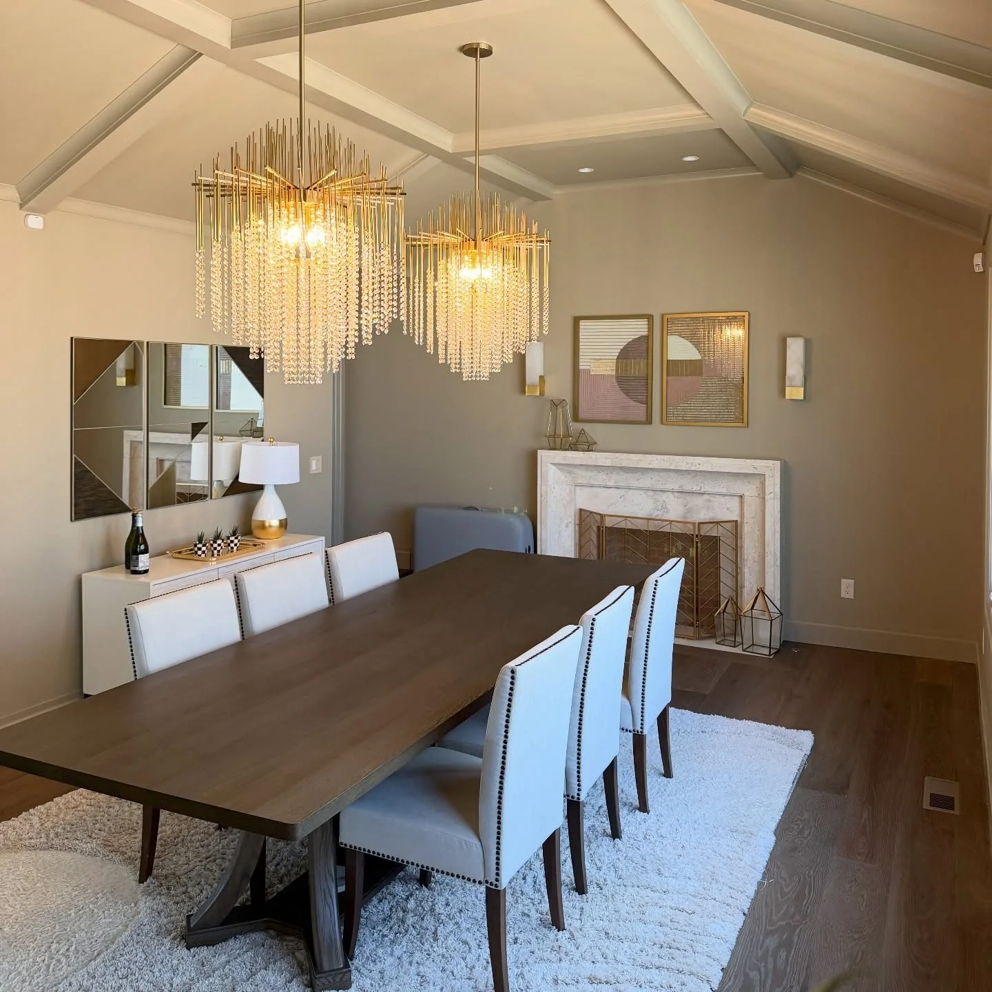 Proof that details aren&rsquo;t &ldquo;extra&rdquo;, they&rsquo;re everything.

Dialed-in coffer layout, chandeliers that actually hit center (not &ldquo;close enough&rdquo;), and a palette that lets the architecture do the talking. Not flashy, until