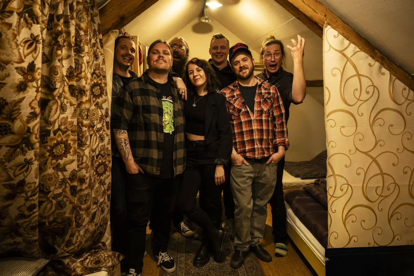 Tack alla ni som gjorde den h&auml;r turn&eacute;n till vad den var. 
🌵❤️ Tack till alla arrang&ouml;rer, tekniker och stagehands vi fick tr&auml;ffa och stort tack till all publik som kom och skapade magi p&aring; spelningarna. 
St&ouml;rst Tack ti