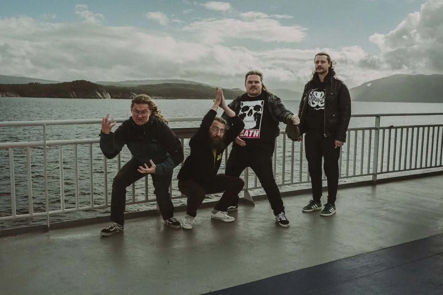 Europe! Can't wait to hit the road next week! Come and try to pronounce our band name! 🦖🌵

17/10 Merley - Nijmegen NL
18/10 Desertfest Belgium - Liege BL
20/10 Neue Zukunft - Berlin DE 
21/10 Klubovna - Prague CZ
22/10 Arena - Vienna AT
23/10 Glash