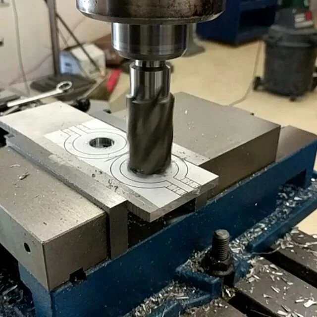 Working on milling in the shop #frc #firstrobotics #infiniterecharge #frcmemes #millingmachine #robotics @chelseaschooldistrict