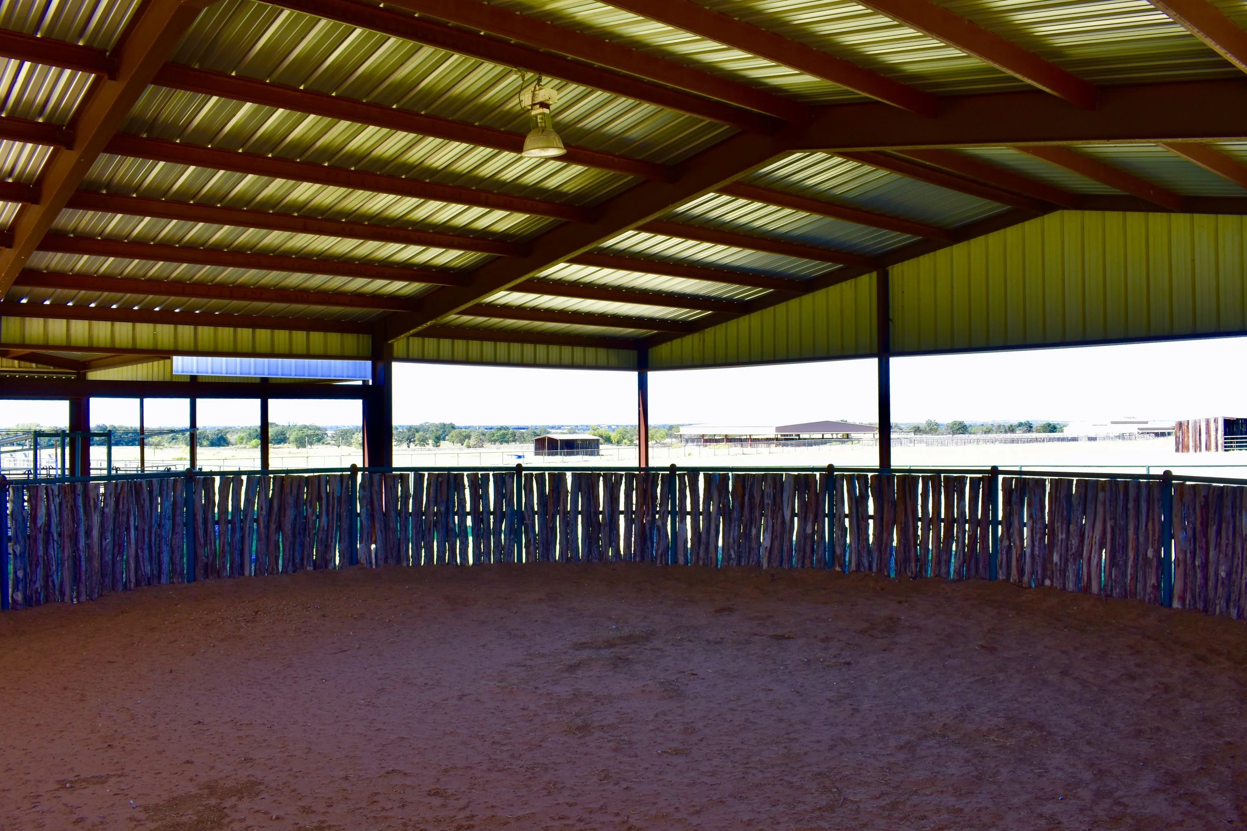 COVERED 50FT ROUND PEN