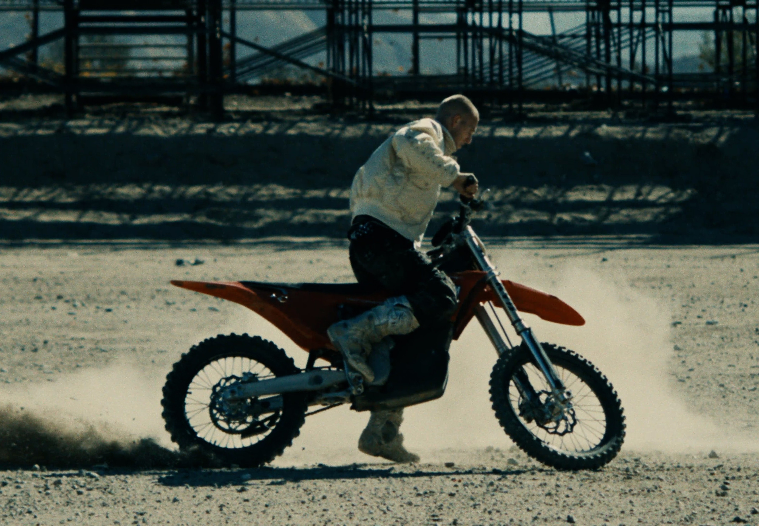 CUT6 (COLOR).00_03_59_07.Still008.png