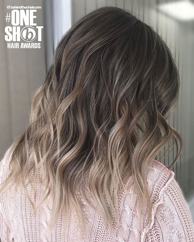 What a mane 🤩 I&rsquo;m so obsessed with this multidimensional beige blonde! ⠀
. ⠀
#btconeshot2020_balayage ⠀
@behindthechair_com ⠀
@oneshothairawards ⠀
@marybehindthechair⠀
#styledbycasey_