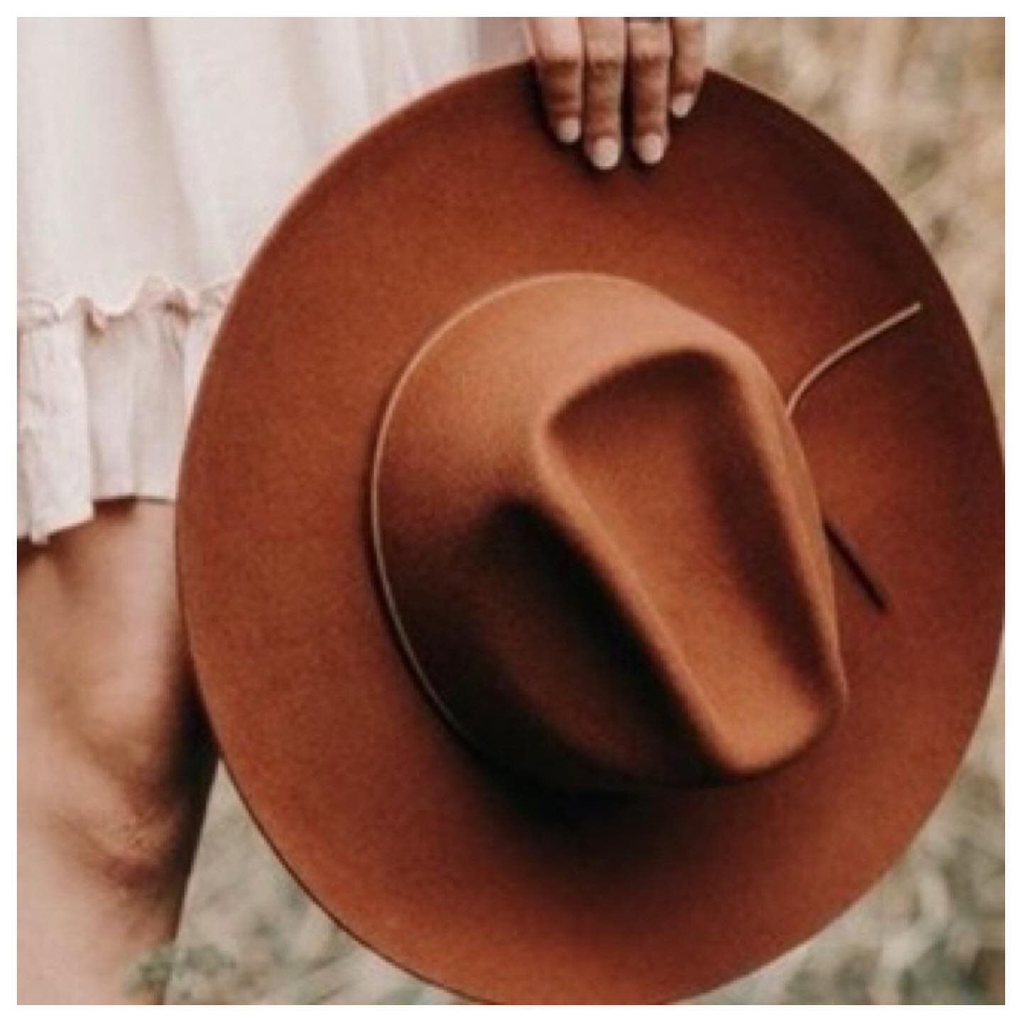 GEORGIA🌊 

everyone&rsquo;s favourite western style. comes in cognac and noir. shop all @shopwestvon hats on our website, curbside pickup still available! link in bio | #thesalteblond #thesalteblondsalon #shoplocalyyc #supportsmallbusinessyyc