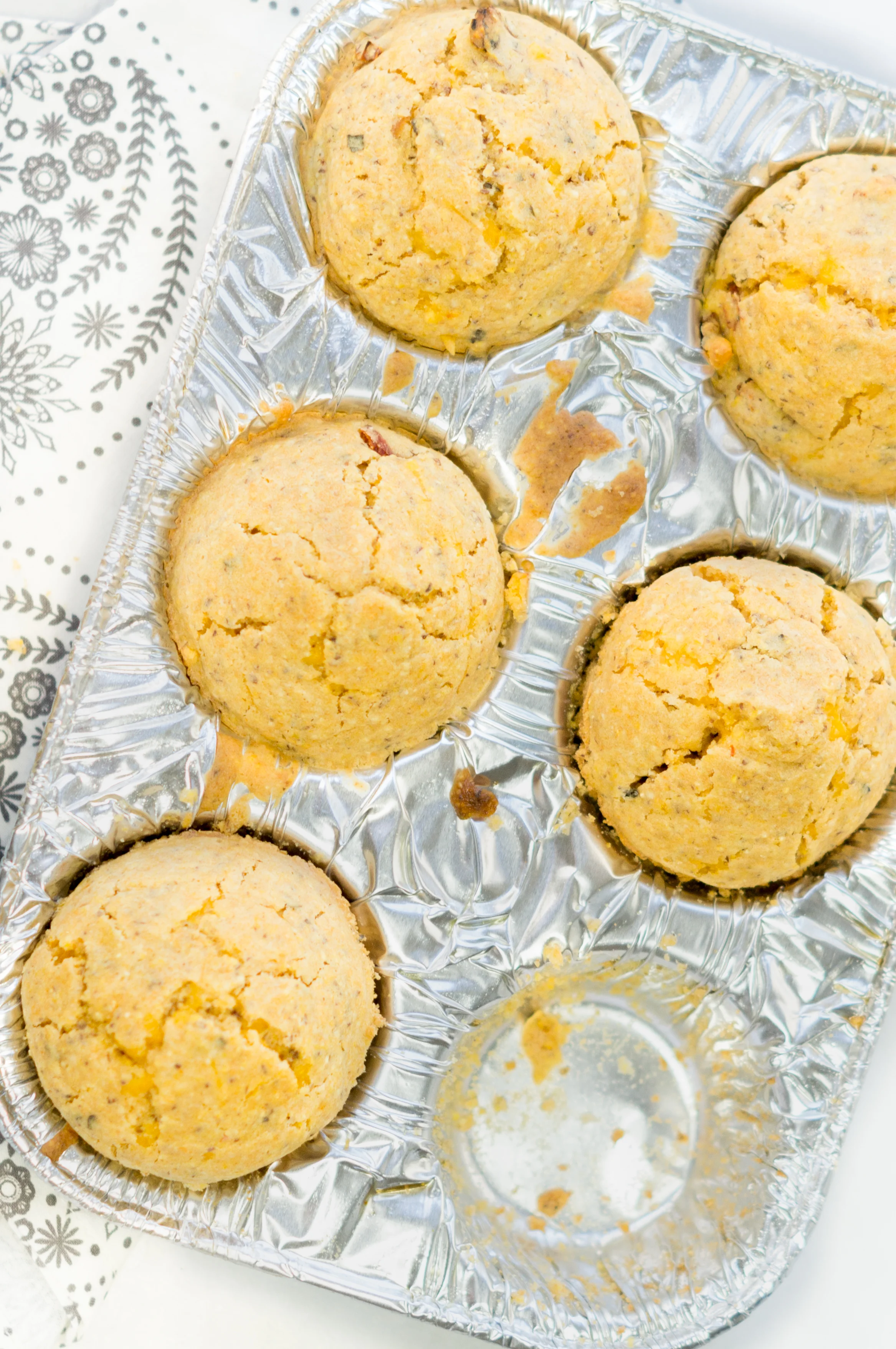 i am rorie, i am rorie recipes, whole foods, vegan food, vegan breakfast, vegan food, vegan breakfast recipes, breakfast recipes, cornbread, cornbread muffins, vegan cornbread recipe, bob's red mill, bob's red mill cornbread mix, cheddar cheese, vegan cheddar cheese, daiya cheddar cheese, basil, dried basil, sun dried tomatoes, vegetable oil, flax egg, chicago vegan blog, vegan blogger, vegan recipes, chicago blogger, food blogger, vegan food blogger, delicious vegan food, i am rorie food, vegan comfort food, lazy vegan food, easy vegan recipe, simple vegan breakfast, simple vegan recipe