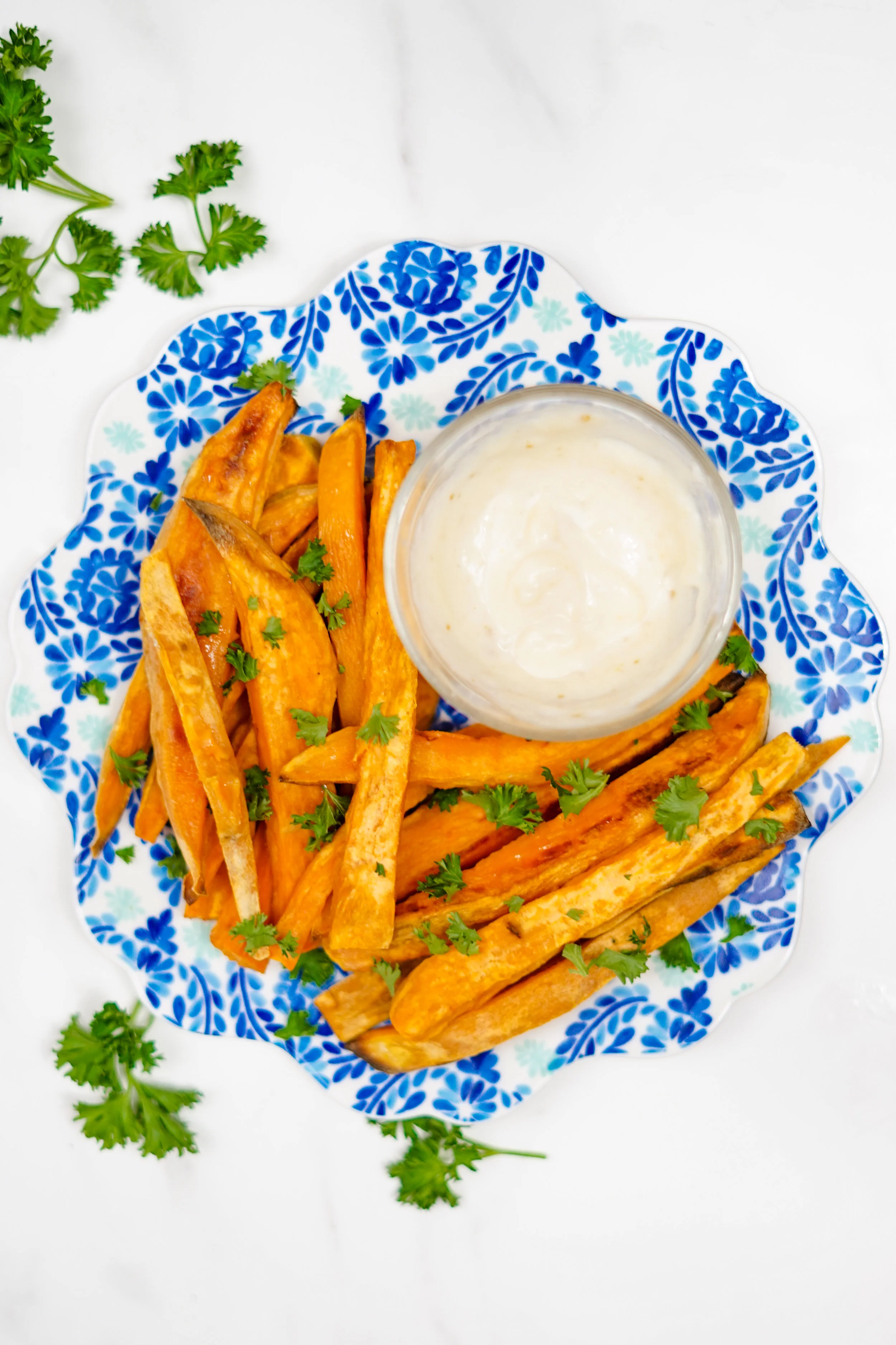 sweet potato fries, homemade sweet potato fries, how to make your own fries, how to make your own sweet potato fries, sweet potatoes vs. white potatoes, vegan snack ideas, the best vegan snacks, how to cook sweet potatoes, what can i do with sweet potatoes, how can you make fries at home, easy vegan meals, vegan snacks, vegan snack recipe, friday night snack recipe, recipe using sweet potatoes, i am rorie, i am rorie vegan food blogger, i am rorie chicago blogger, chicago blogger, chicago food blogger, chicago food blogger to follow, vegan food blogger to follow