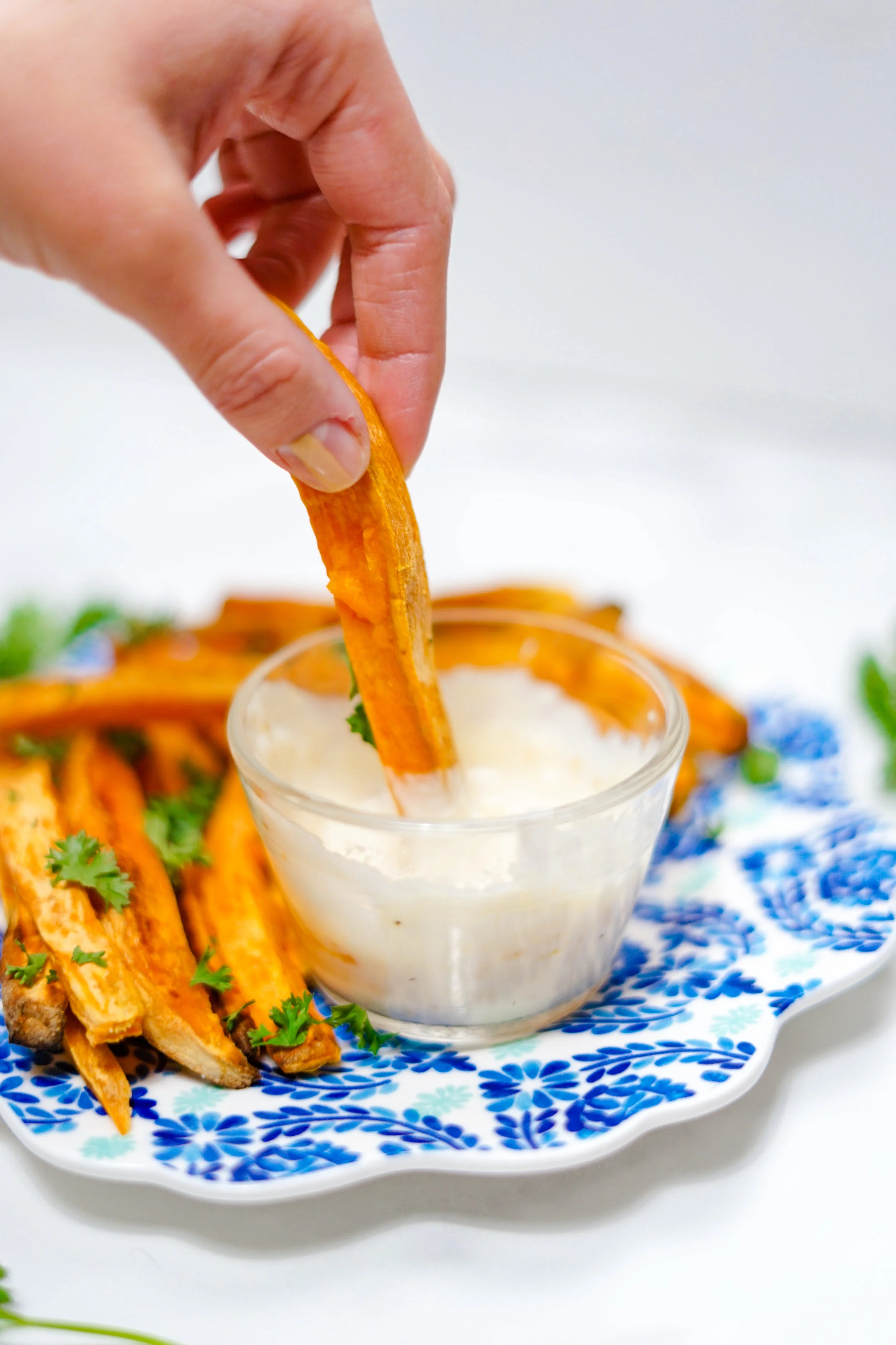 sweet potato fries, homemade sweet potato fries, how to make your own fries, how to make your own sweet potato fries, sweet potatoes vs. white potatoes, vegan snack ideas, the best vegan snacks, how to cook sweet potatoes, what can i do with sweet potatoes, how can you make fries at home, easy vegan meals, vegan snacks, vegan snack recipe, friday night snack recipe, recipe using sweet potatoes, i am rorie, i am rorie vegan food blogger, i am rorie chicago blogger, chicago blogger, chicago food blogger, chicago food blogger to follow, vegan food blogger to follow