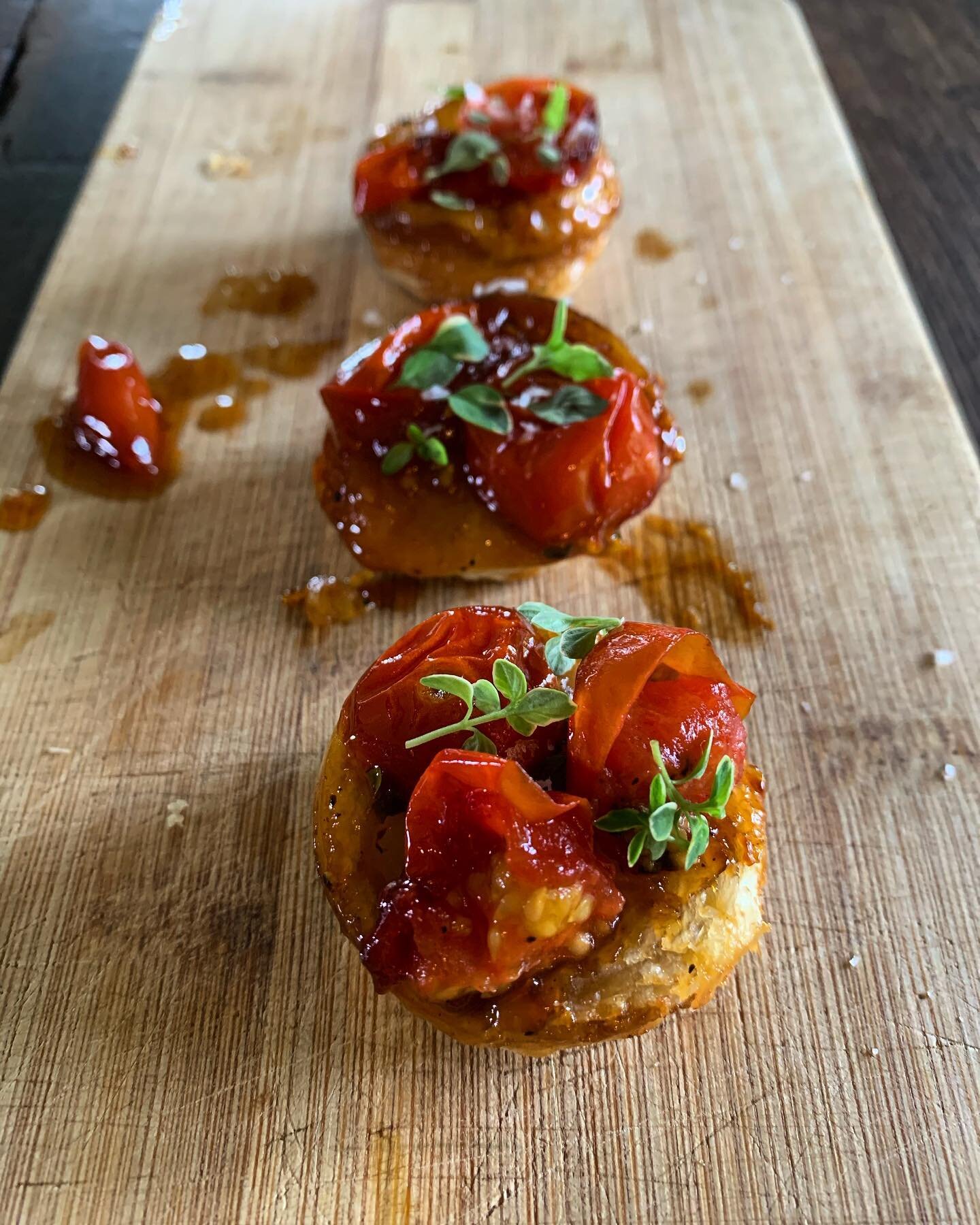Little teeny tomato tarte tatins cuz I&rsquo;m feeling Frenchy today 🥰 @thebarnnc