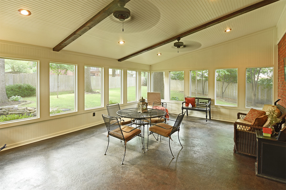 2080hawthornehill_screenPorch.jpg