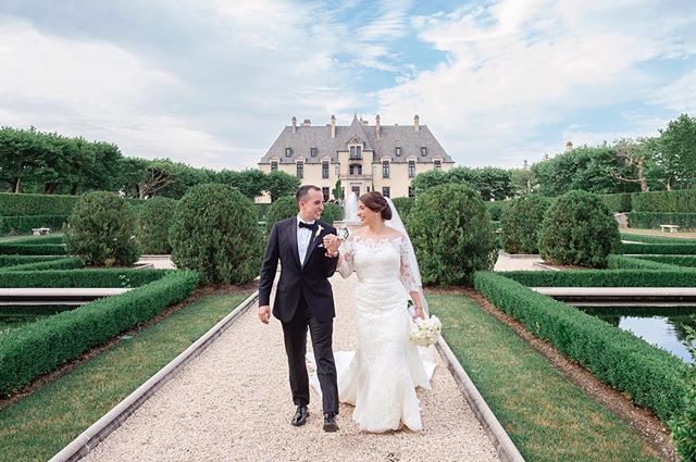 Found out this gorgeous Long Island wedding, has been featured on @caratsandcake !
.
.
Photographer: @adayofblissphotography 
Hair &amp; Makeup for bride and bridal party: @ashleylugashihairandmakeup 
Wedding planner: @everythingfabulous4yourevents
.