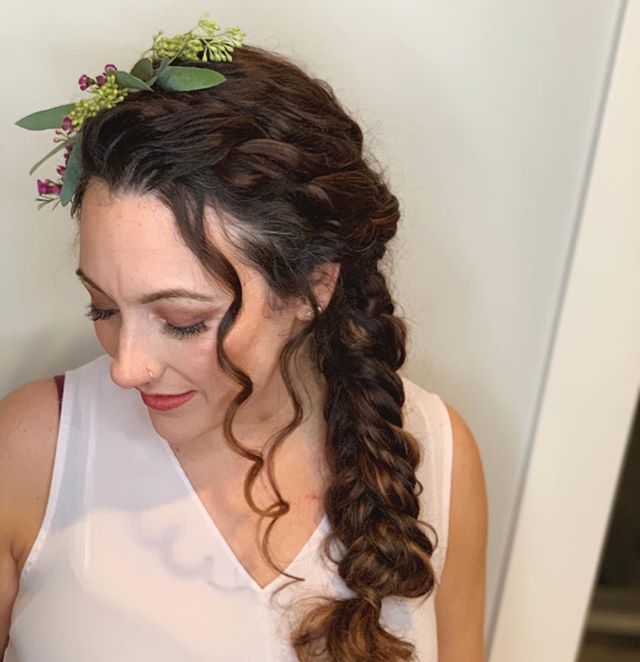 &ldquo;You belong among the wildflowers
You belong somewhere close to me
Far away from your trouble and worries
You belong somewhere you feel free.&rdquo; - Tom Petty
.
.
#detroithairstylist #detroitmakeupartist #michiganhairstylist #michiganmakeupar