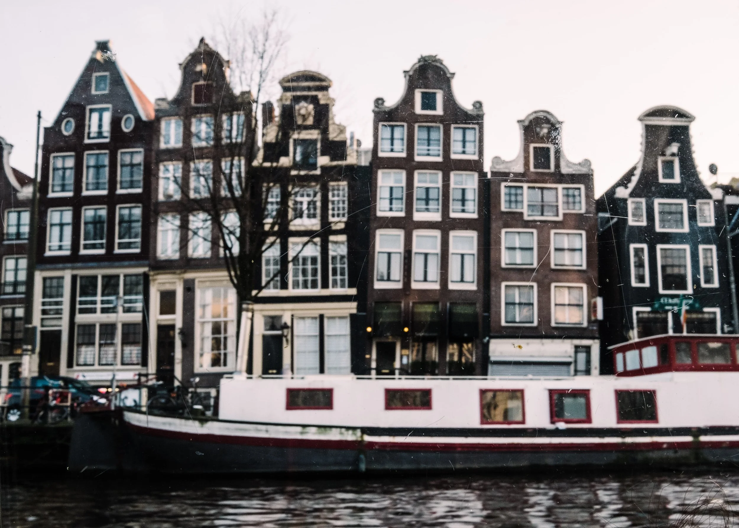 Amsterdam_JuliaMattis_Photo01-min.jpg