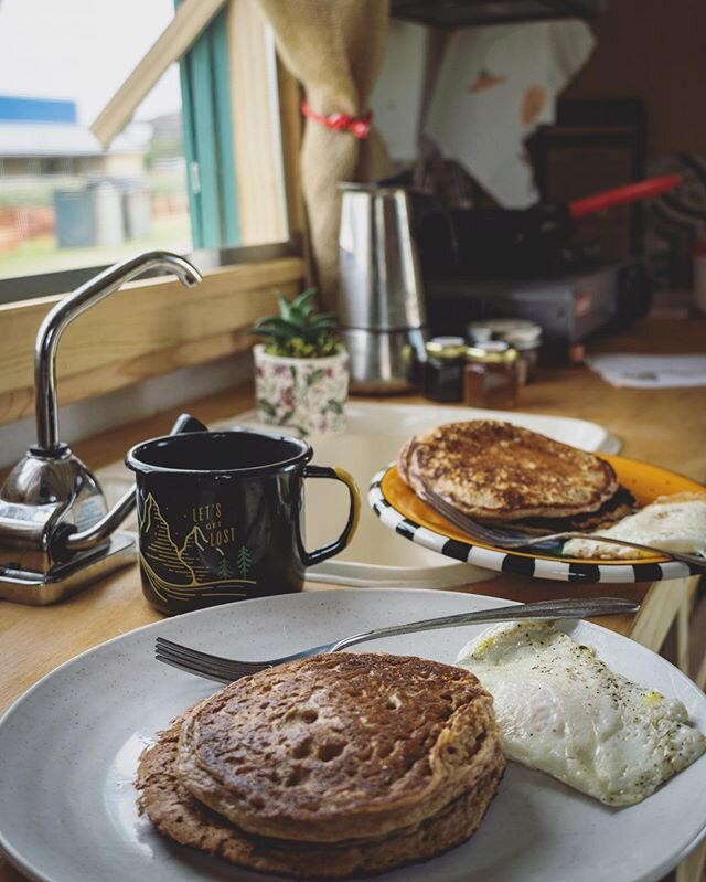 Let&rsquo;s get lost..
.. but first, breakfast.
&bull;
&bull;
&bull;
#gypsywagon #gyspysoul #roadgypsy #roadlife #gypsylife #tinyliving #livesimply #livetiny #tinyhome #homeonwheels #homeiswhereyouparkit #campertrailer #roadtrip #breakfast #coffeeisl