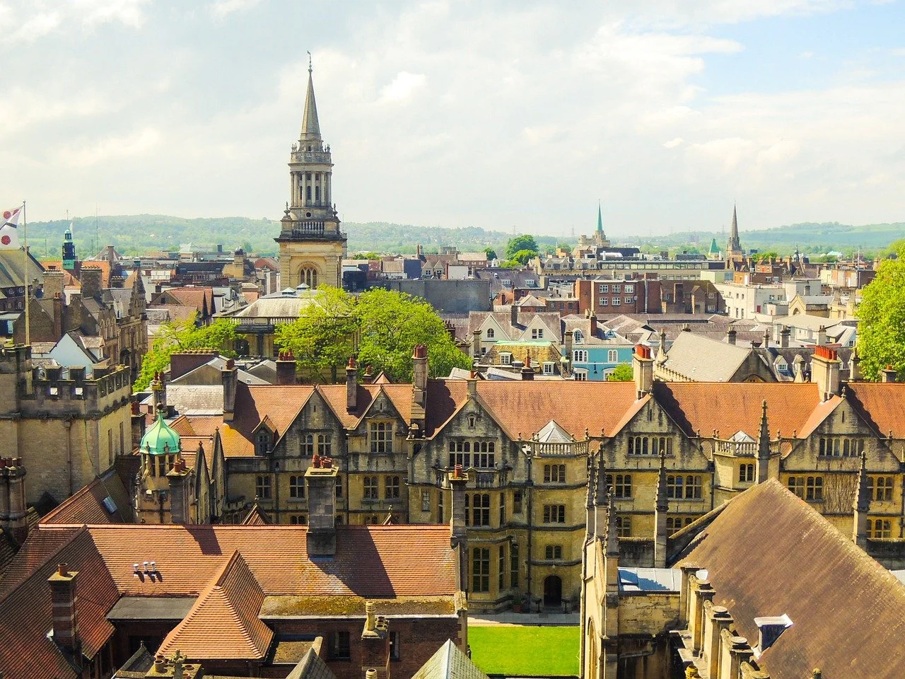 oxford-1378641_1280.jpg