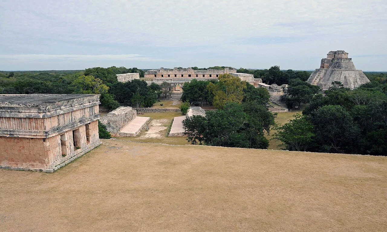 Panoramica_Uxmal.jpg