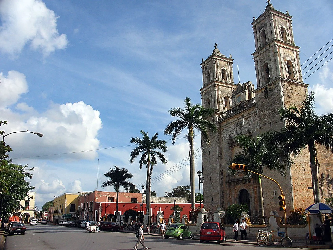 1280px-Valladolid_Mexico_Cathedral.jpg