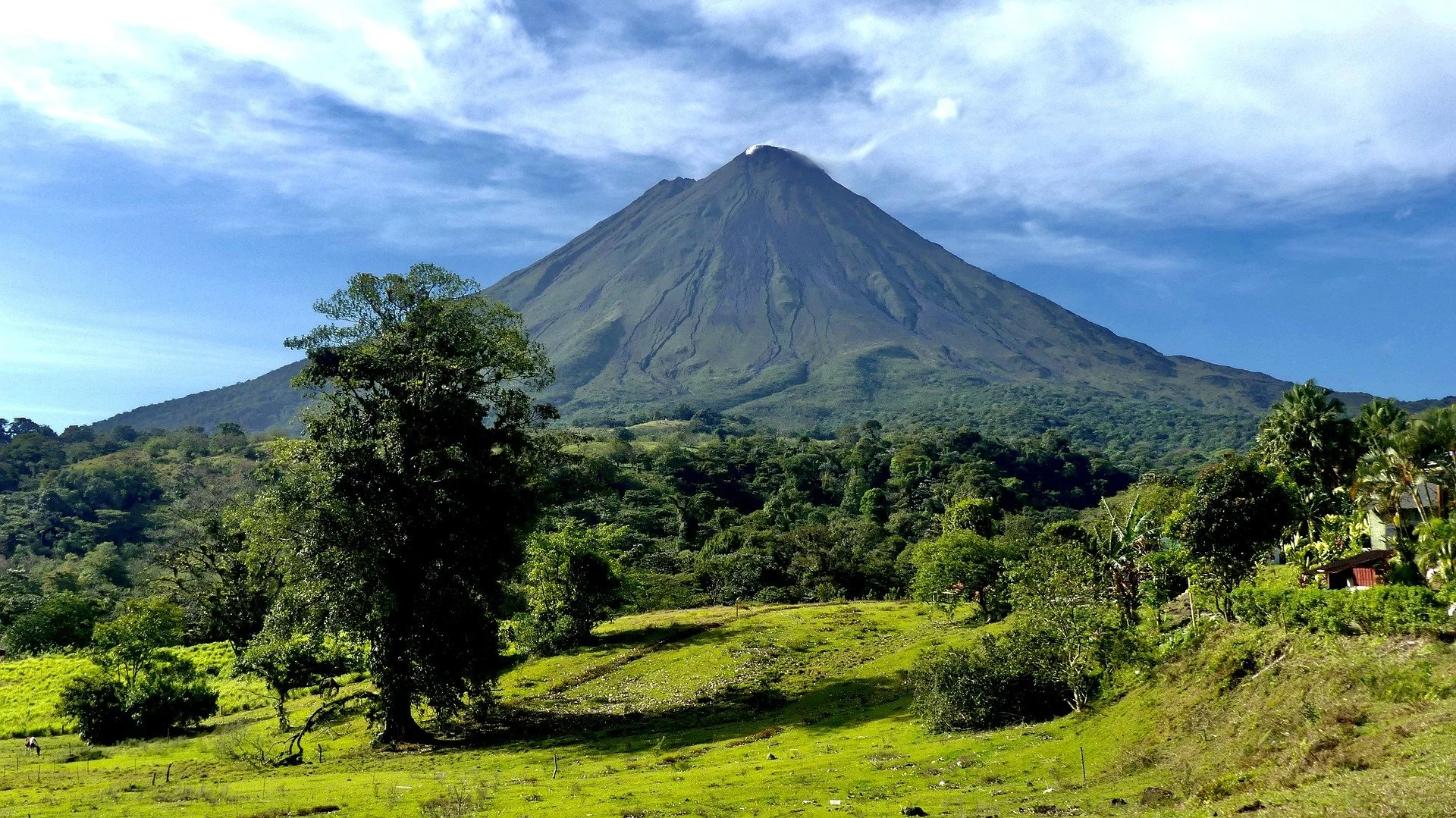 volcano-7124269_1920.jpg