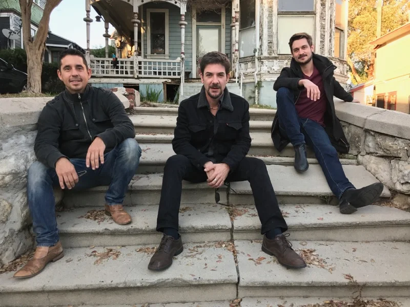 SHOESTRING TRIO