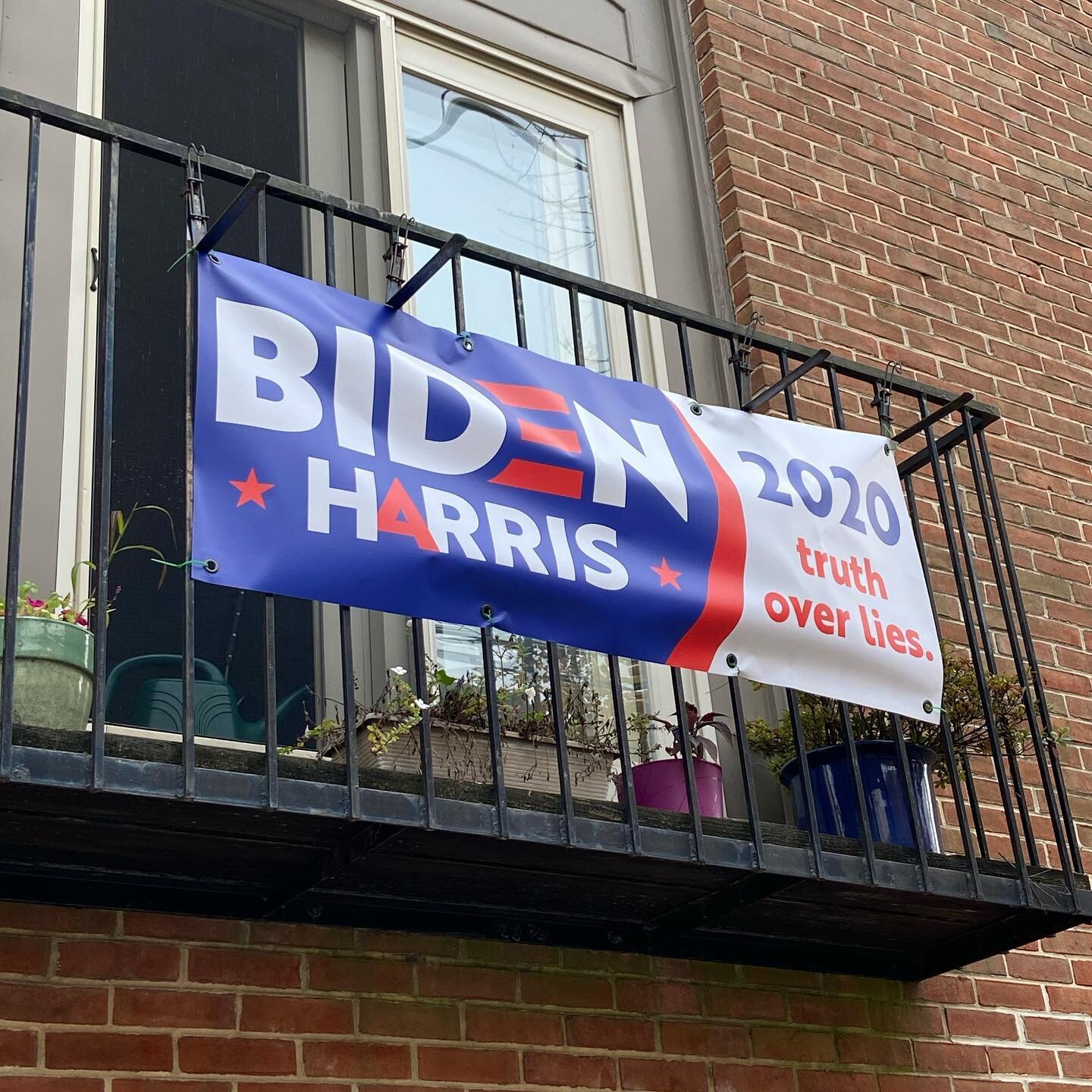 More signs, signs, signs around town today. Keeps sending photos of your favorites.
#phlgotv #vote2020 #bidenharris2020
