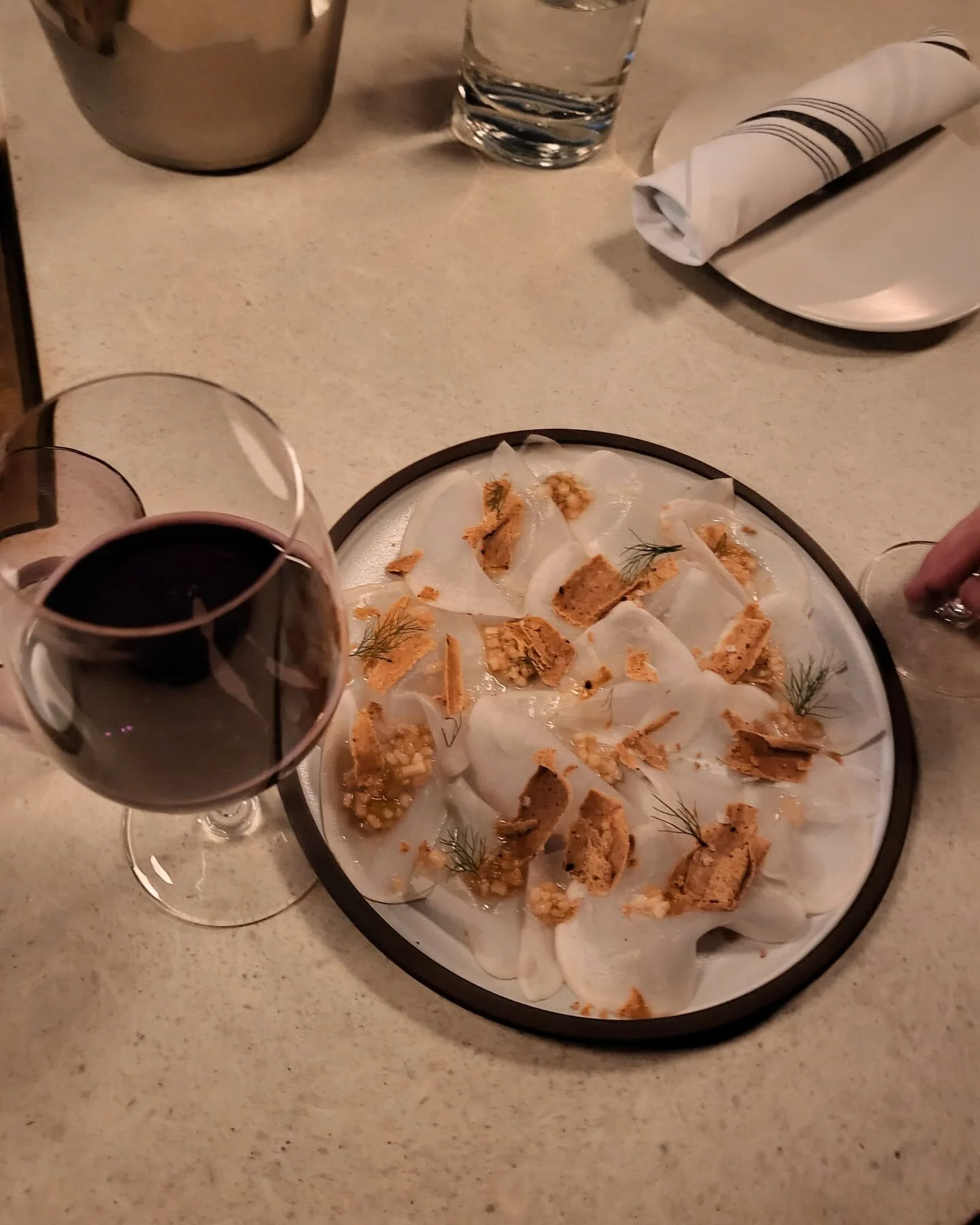 trying to ~manifest~ a small business or 2 to run their social media in 2022-- I have run the Instagram for @asinglepebble for the past few years and really enjoy it. I love taking pictures of food and spaces and it would be such a dream to work with