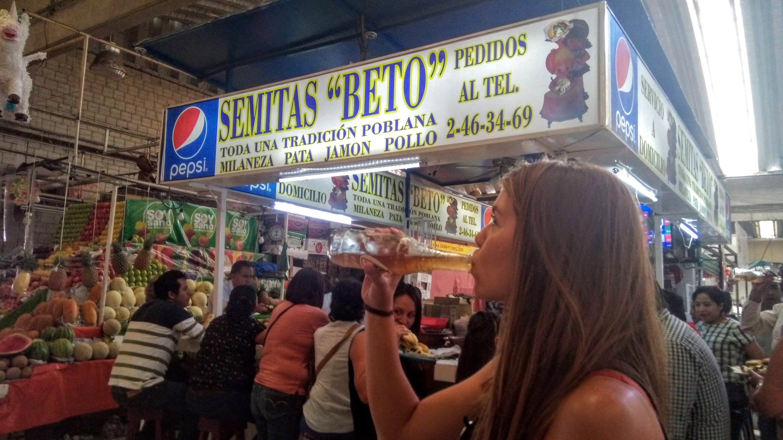  Famous semitas and a tasty refresco in the markets in Puebla. 
