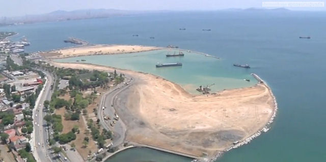 The Yenikapı meeting place under construction, via Arkitera . This was where the major post-coup attempt rallies were held — travel on public transit was made free.