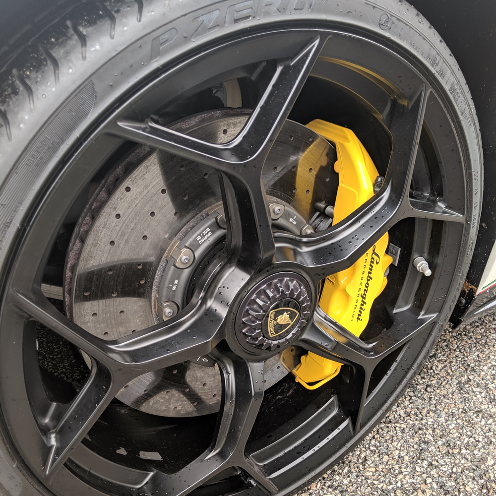 1x1 Lamborghini wheel detail.png