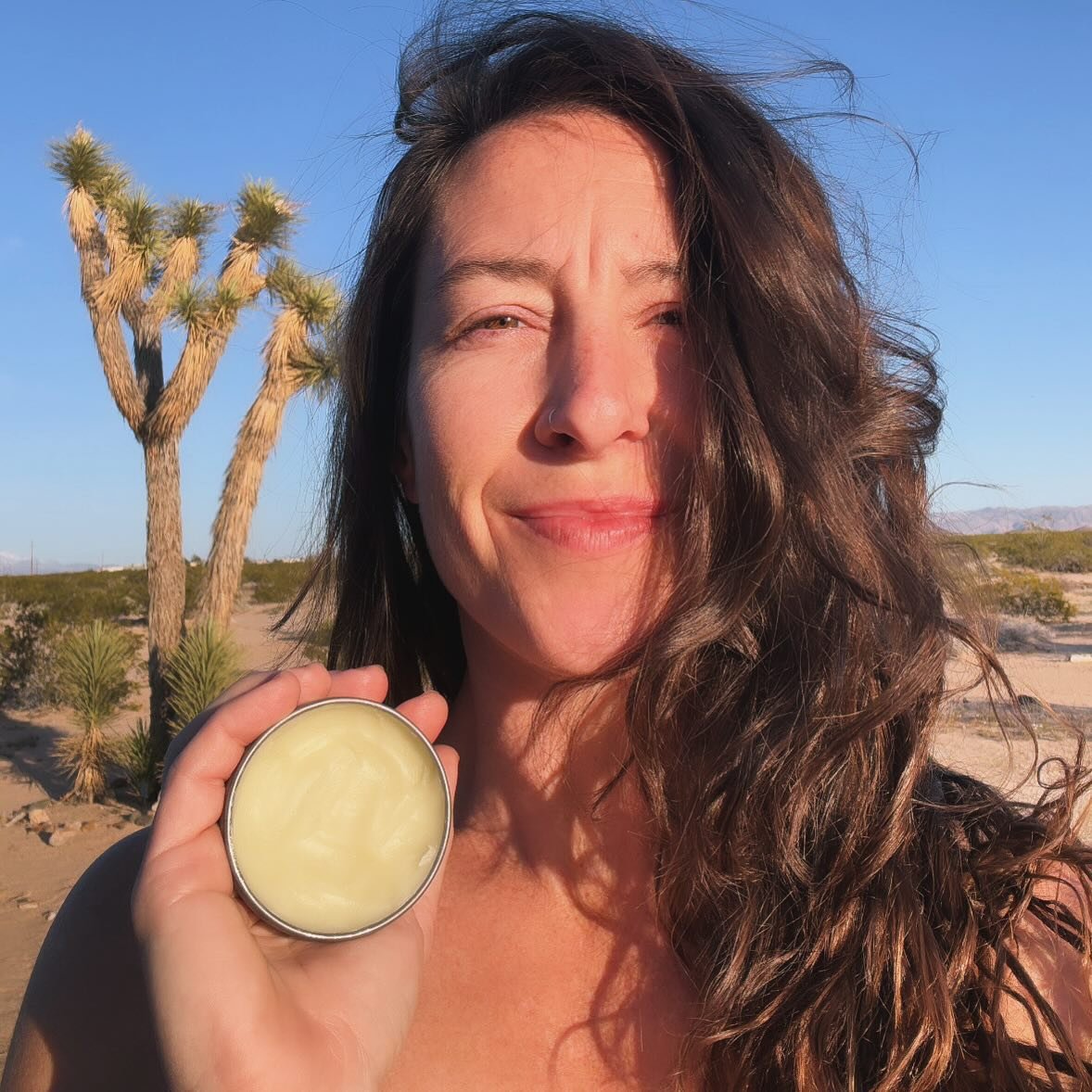 My desert ally 🏜️ 

To make flying with carry-on bags easy, I opted not to bring an herbal oil to the desert 😵&zwj;💫 

Not my smartest move, but I packed my facial salve (always) &amp; my healing salve instead.

My body is accustomed to the lush, 