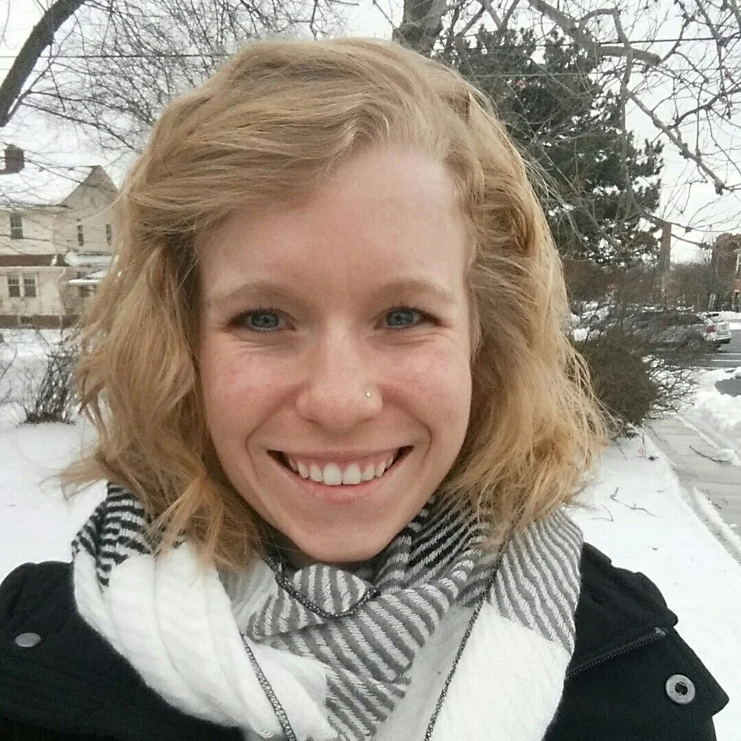 MANDI DAVIS, MEMBER SINCE 2016 Mandi graduated from Marquette University with a B.S. in Education and Spanish. After spending a year volunteering in Ecuador and a few more teaching in Milwaukee, she moved to Seattle in search of warmer weather and mountains. Mandi is currently the K-4 Spanish teacher at Open Window School in Bellevue. She spends her free time salsa dancing, hiking, exploring the city, and having game nights with friends.