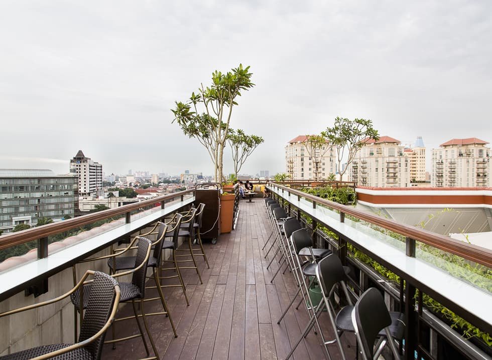 La Vue rooftop bar hermitage menteng 2.jpg